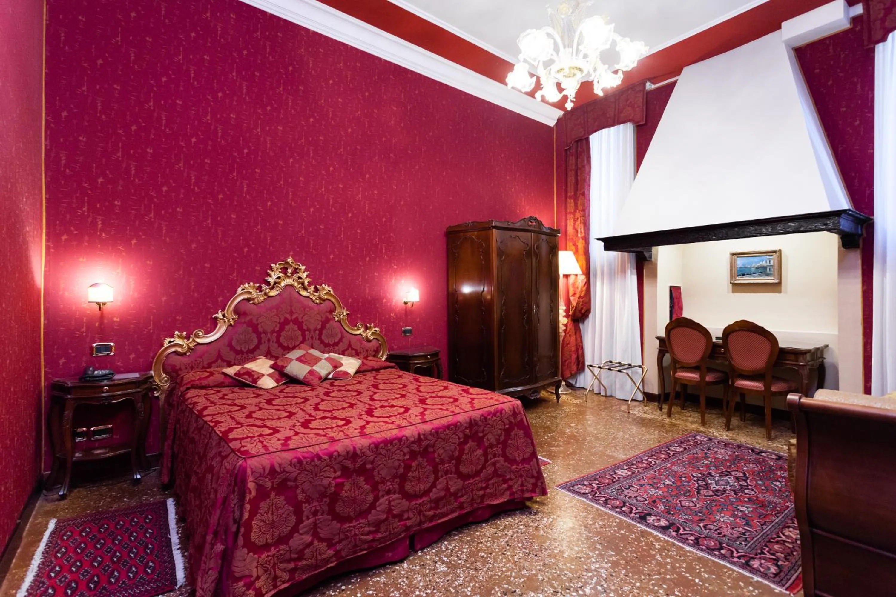 Photo of the whole room, Bed in Hotel Al Ponte Mocenigo