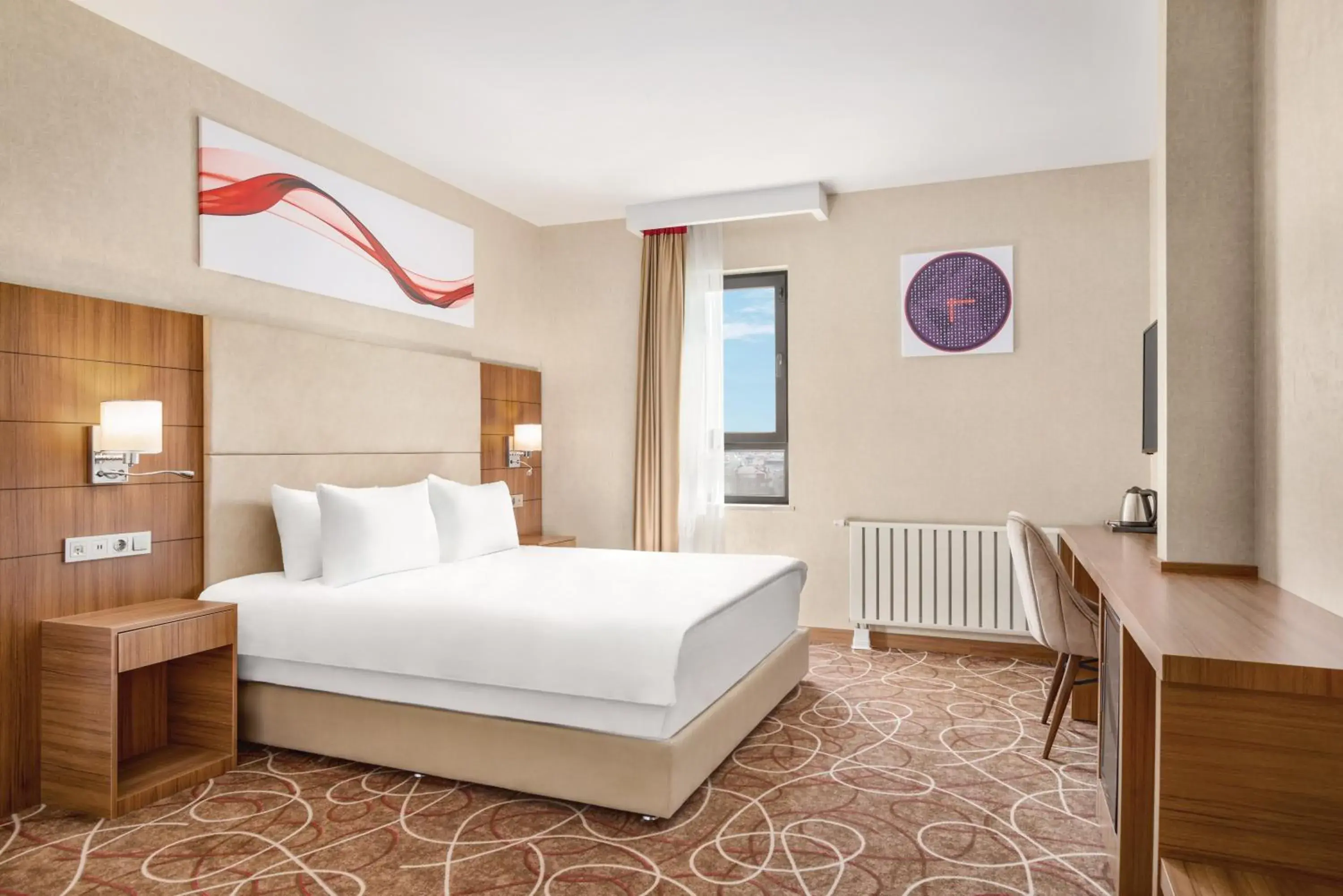 1 King Bed, Hearing Accessible Room, Roll-In shower, Smoking in Ramada By Wyndham Elbistan 1 King Bed, Hearing Accessible Room, Roll-In shower, Smoking in Ramada By Wyndham Elbistan