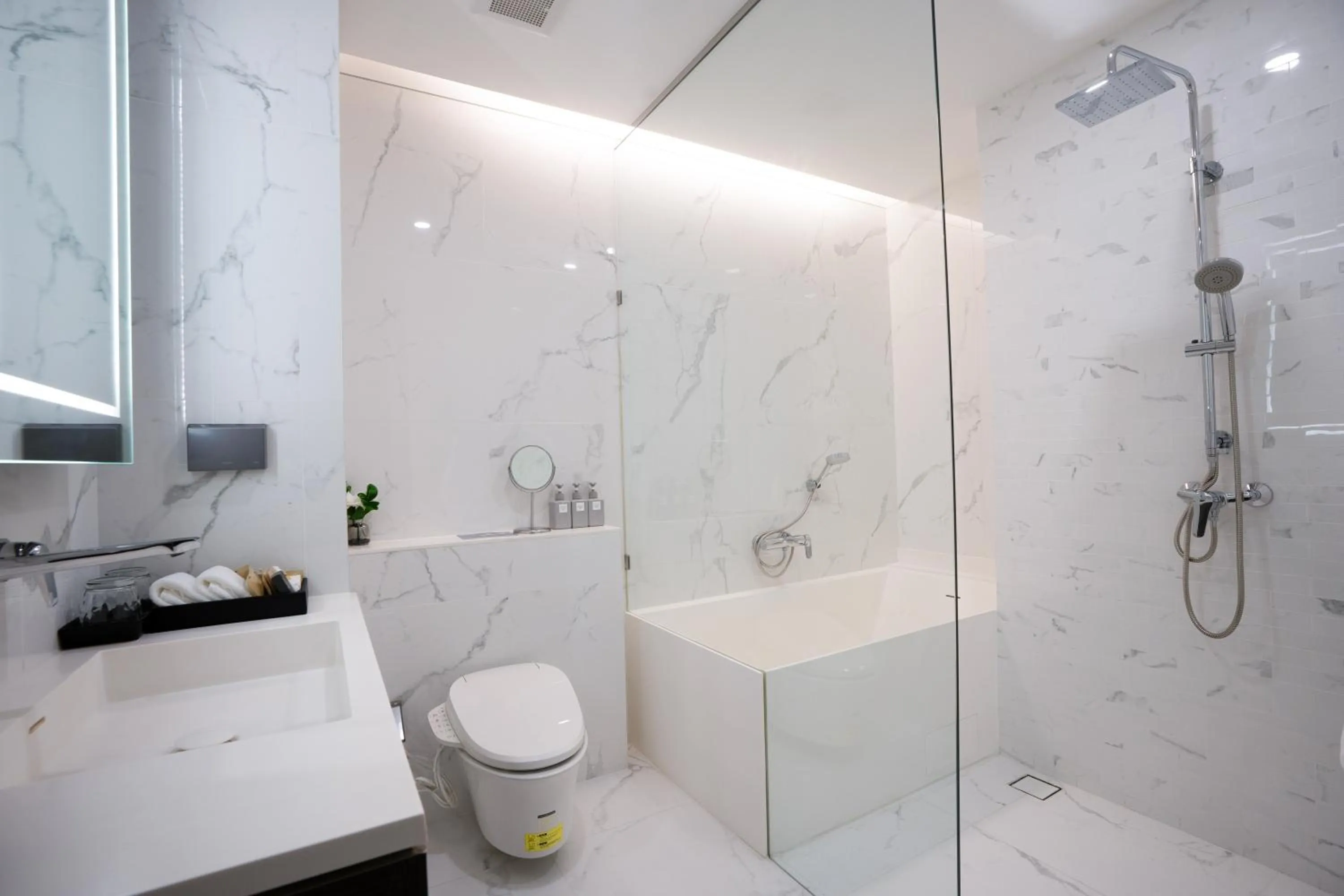 Bathroom in Wyndham Bangkok Queen Convention Centre