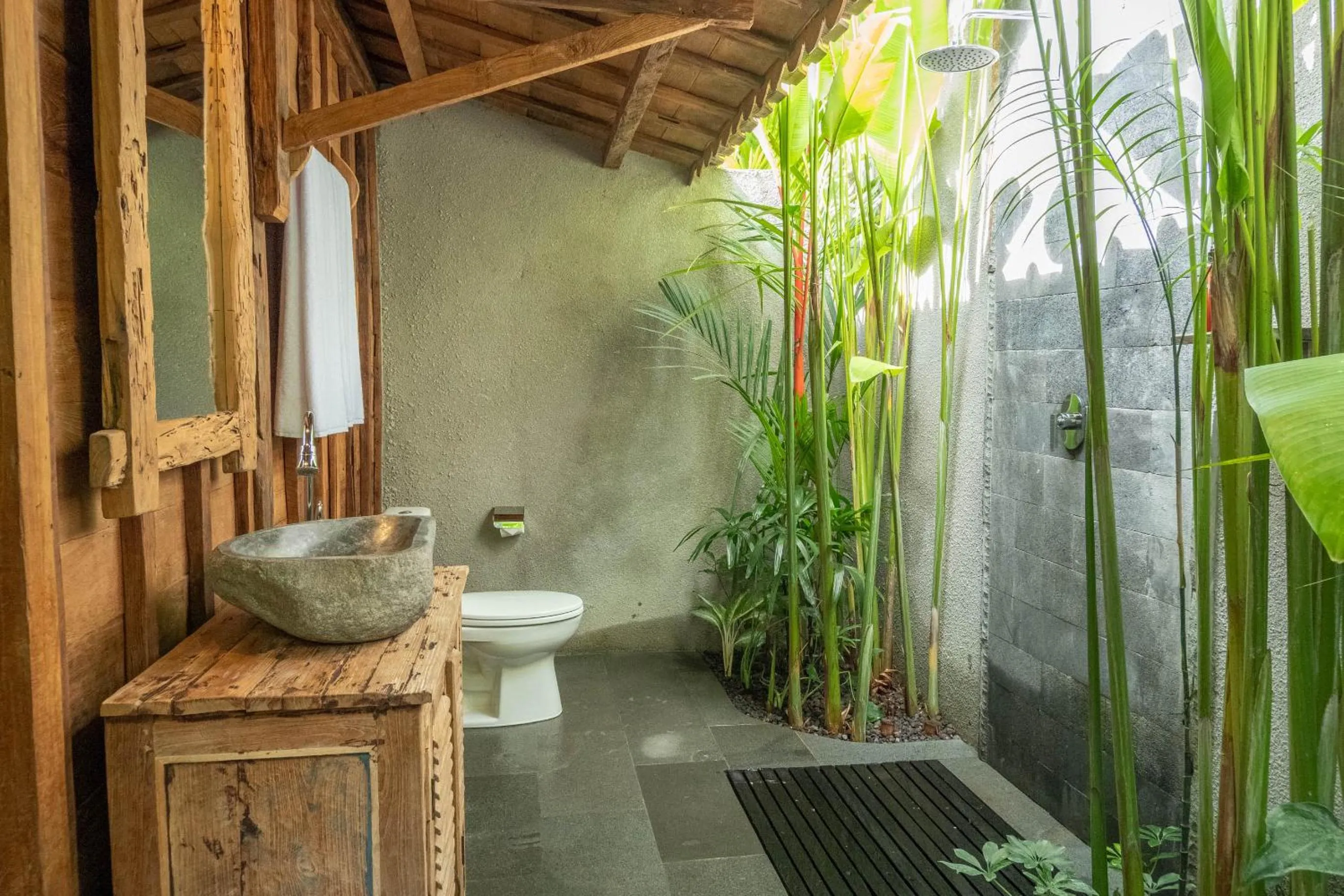 Open Air Bath in Bajalo Cottage Canggu - Adults only