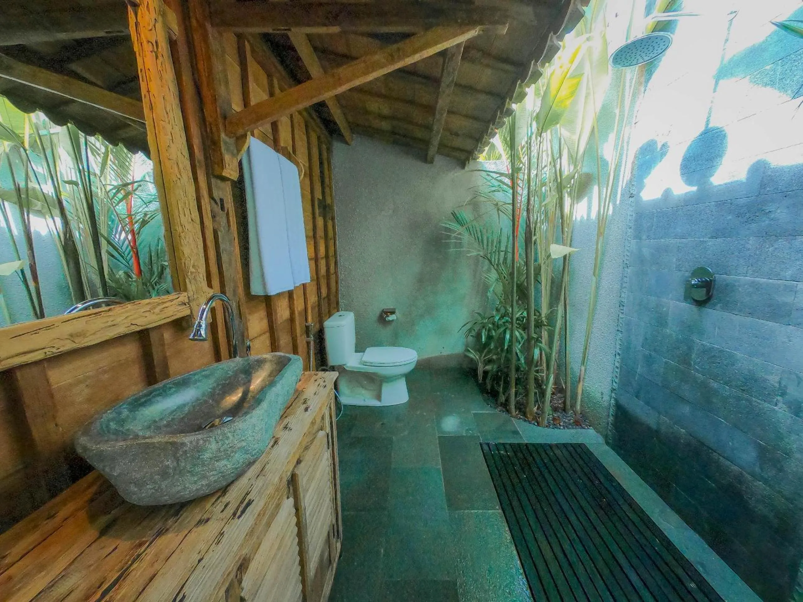 Bathroom in Bajalo Cottage Canggu - Adults only