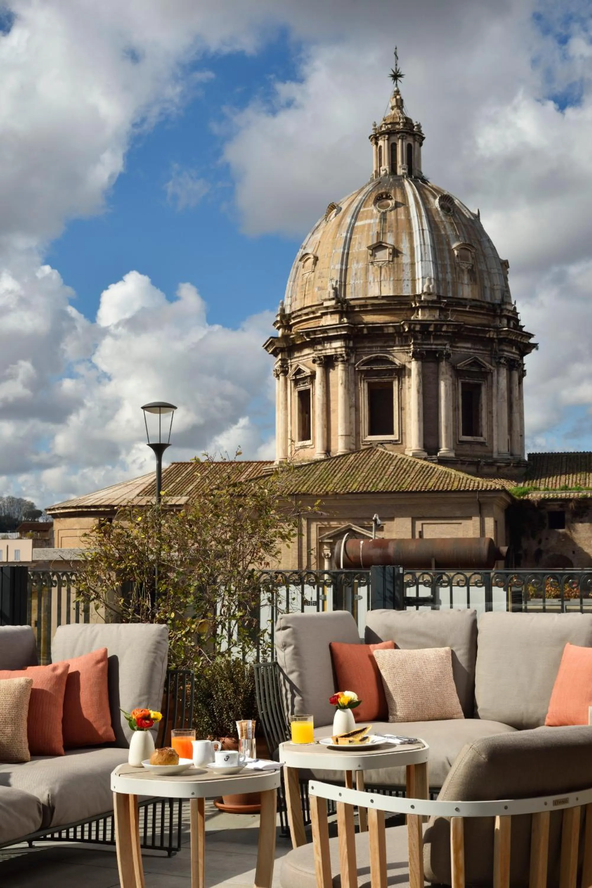 Patio in Hotel L'Orologio Roma - WTB Hotels