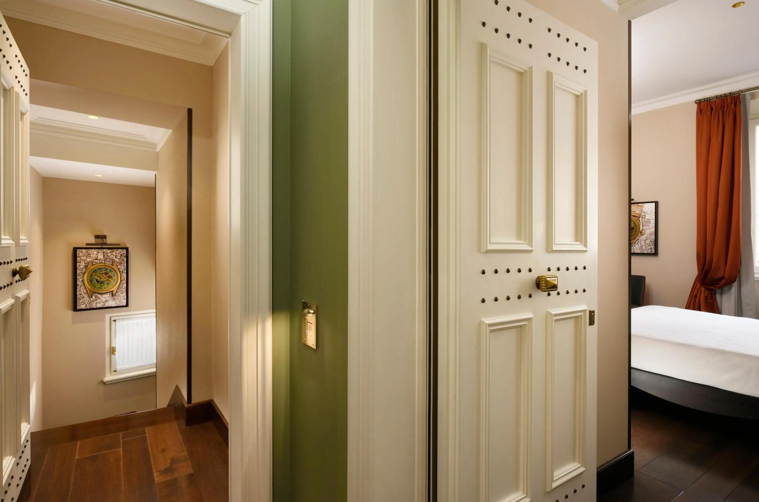 Bedroom, Bed in Hotel L'Orologio Roma - WTB Hotels