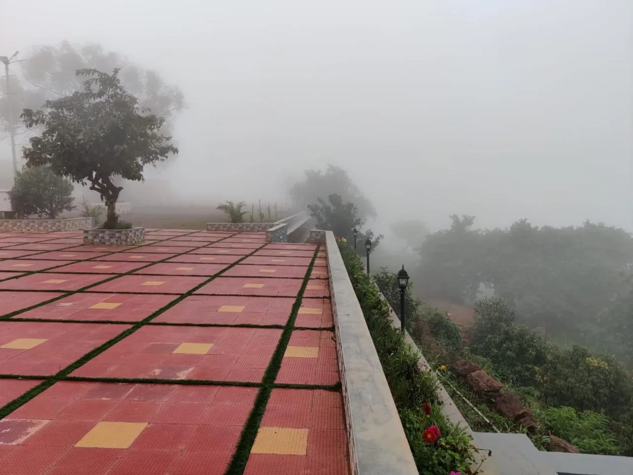 Hilltop Resort and Glamping Wai, Near Panchgani