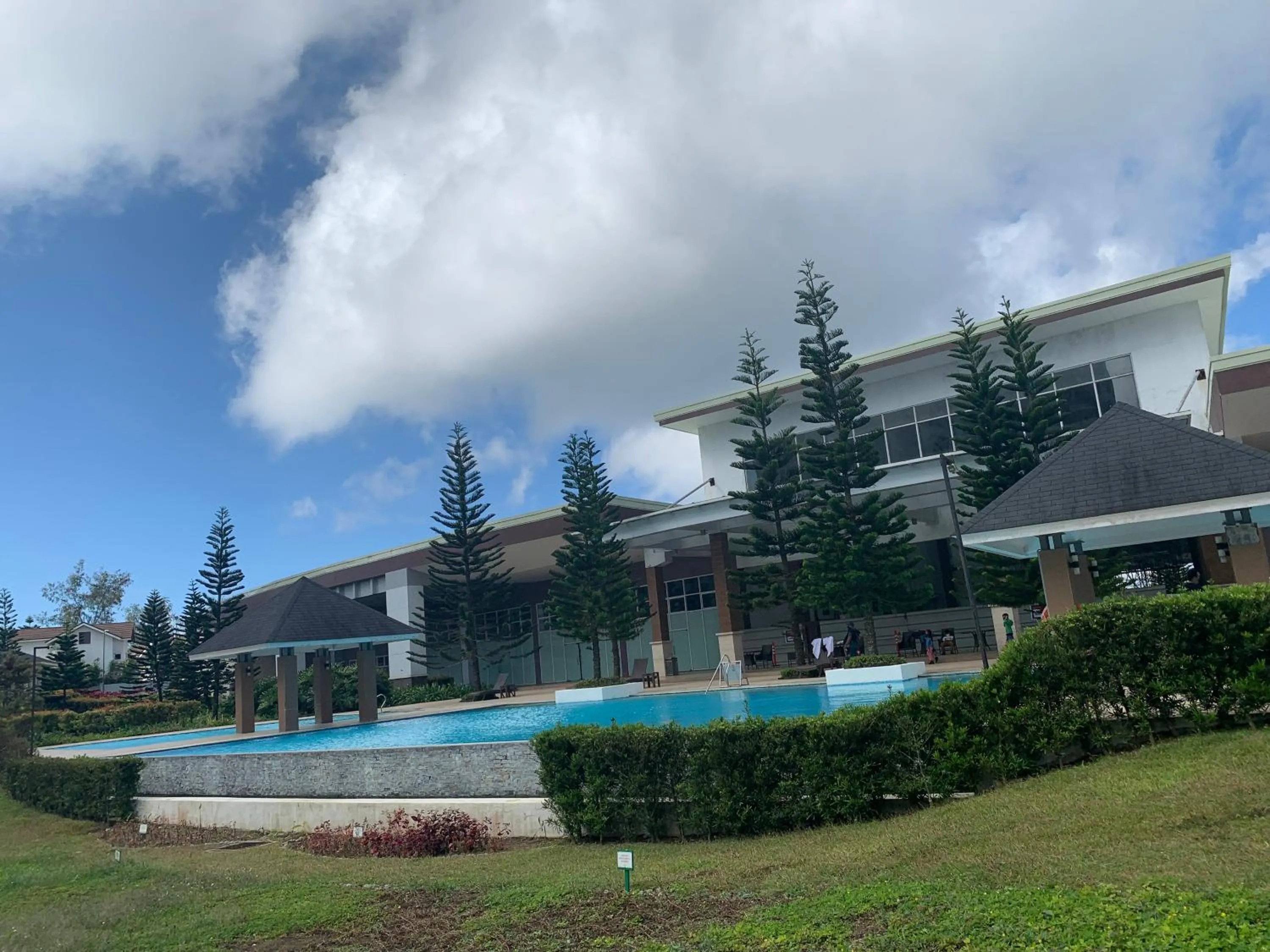 Swimming pool in SMDC Wind Residences Tagaytay by Cris