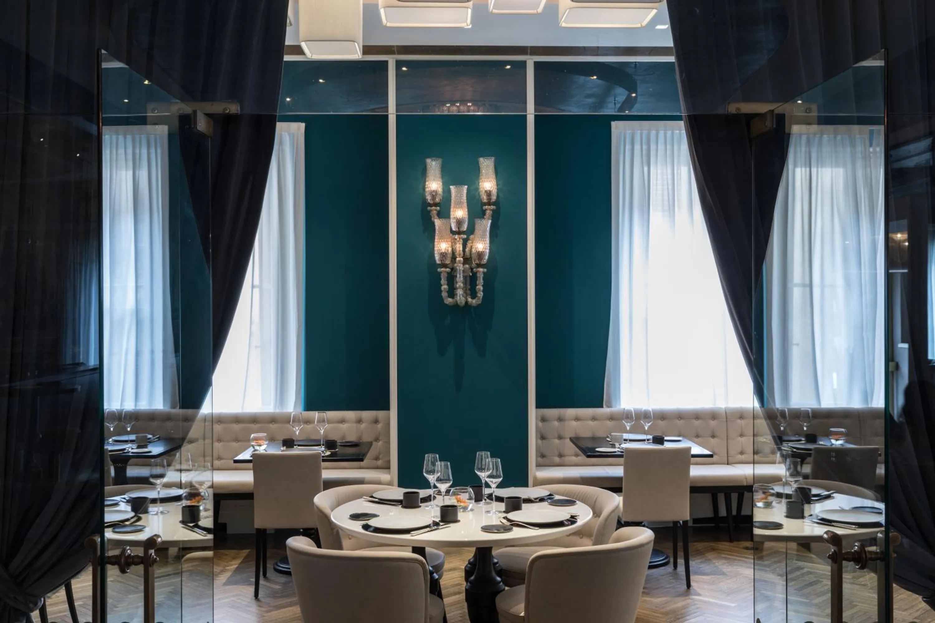 Restaurant/places to eat in Plaza Hotel Lucchesi