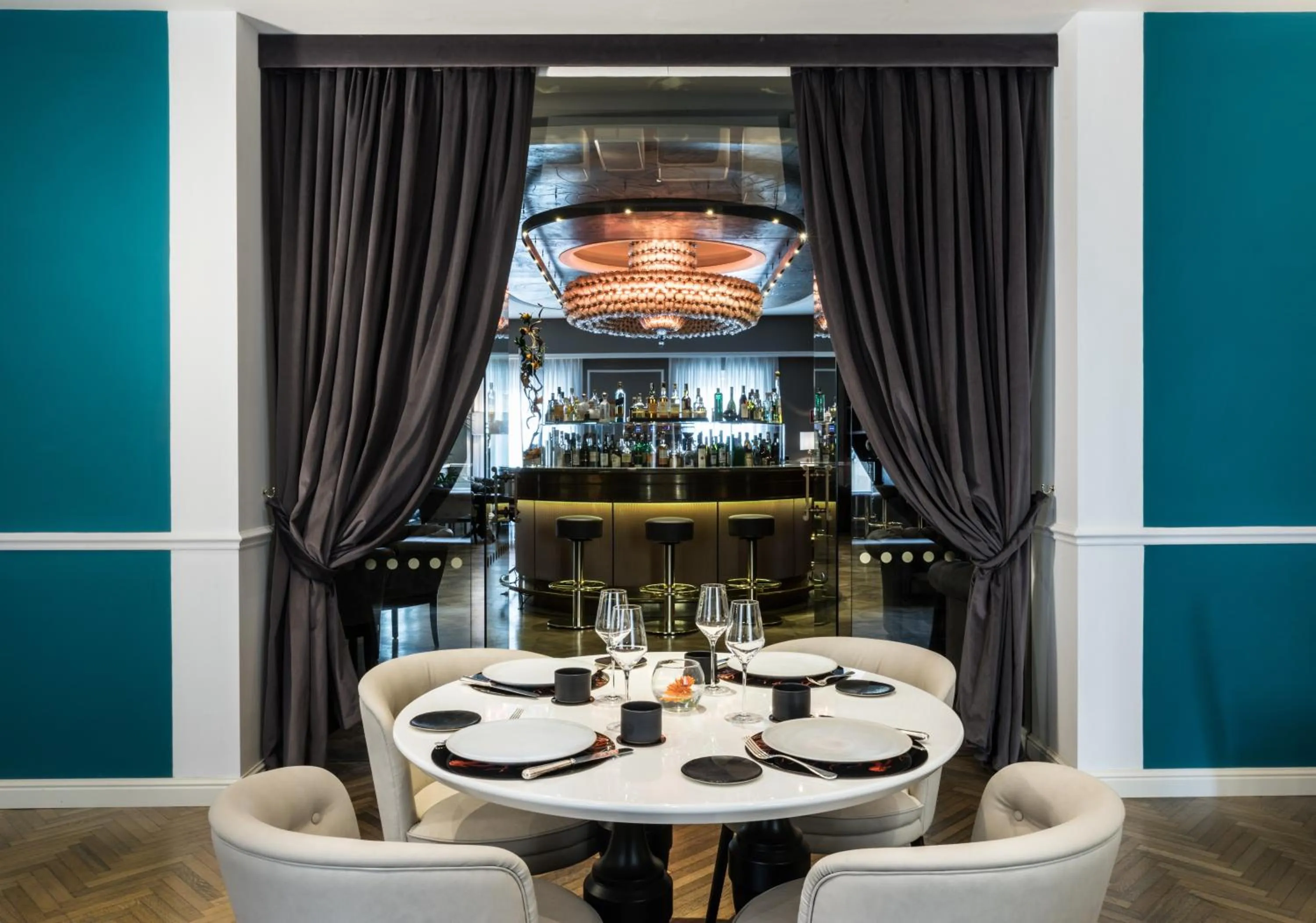 Restaurant/places to eat in Plaza Hotel Lucchesi