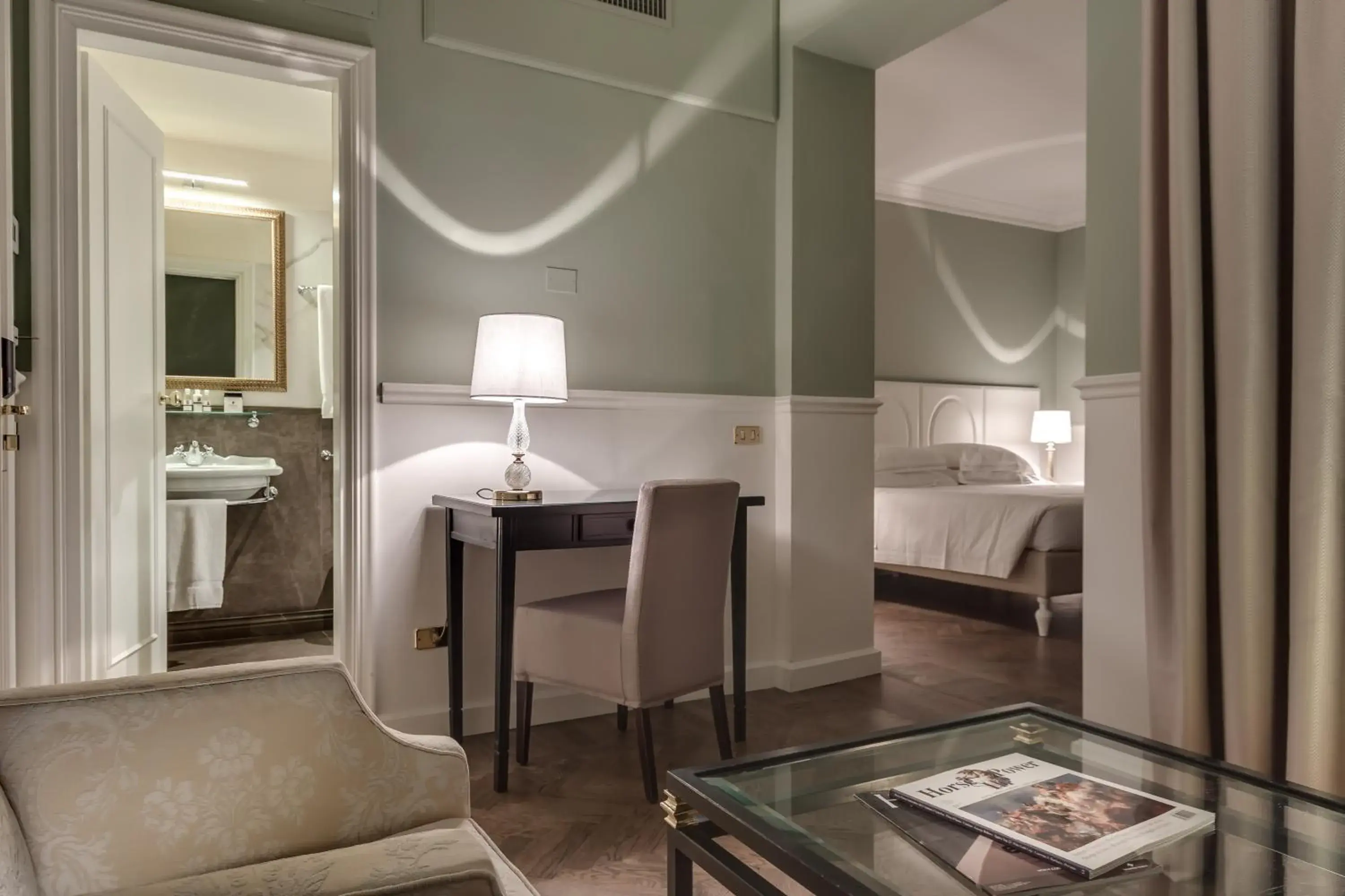 Premium Triple Room in Plaza Hotel Lucchesi Premium Triple Room in Plaza Hotel Lucchesi