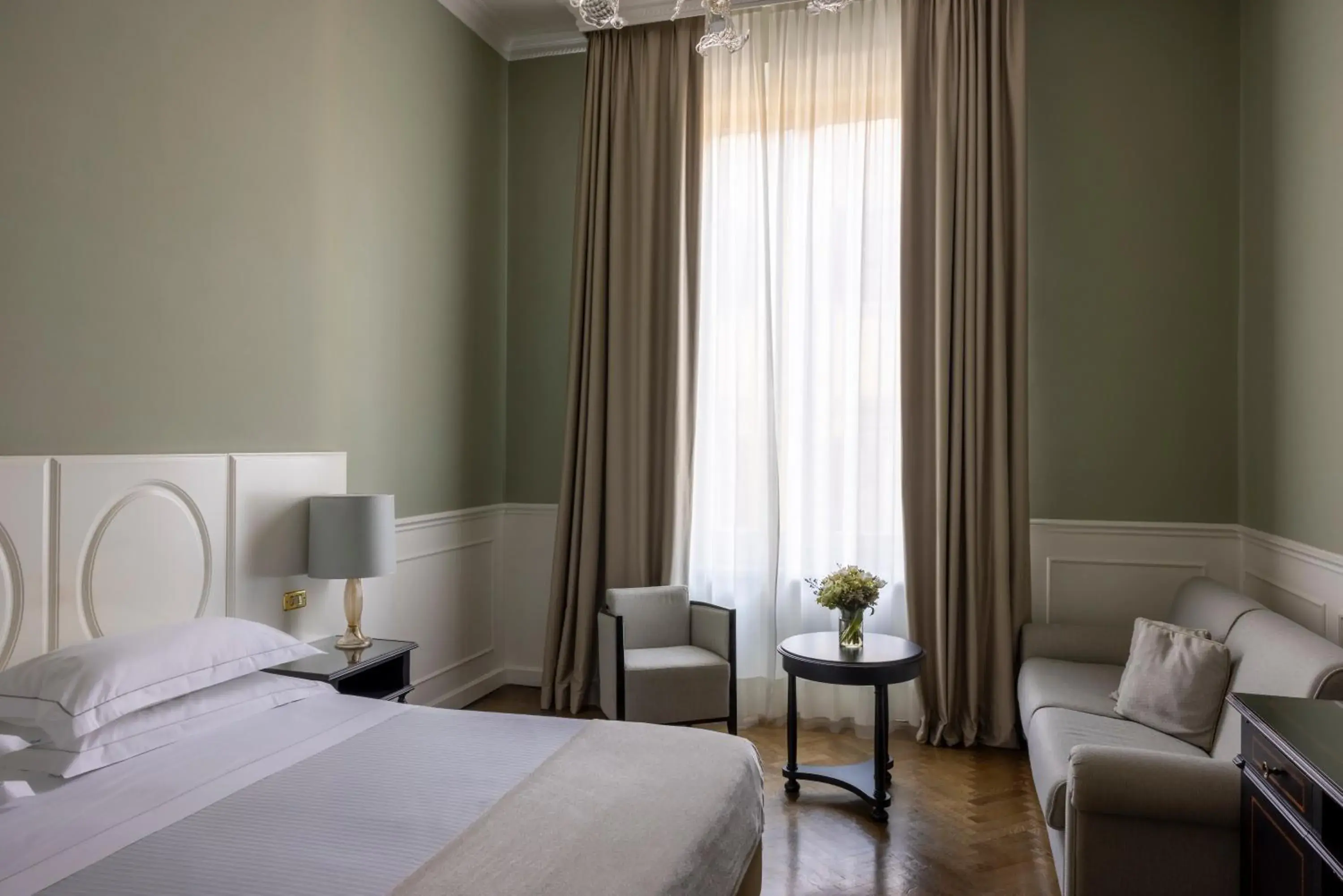 Premium Triple Room in Plaza Hotel Lucchesi Premium Triple Room in Plaza Hotel Lucchesi