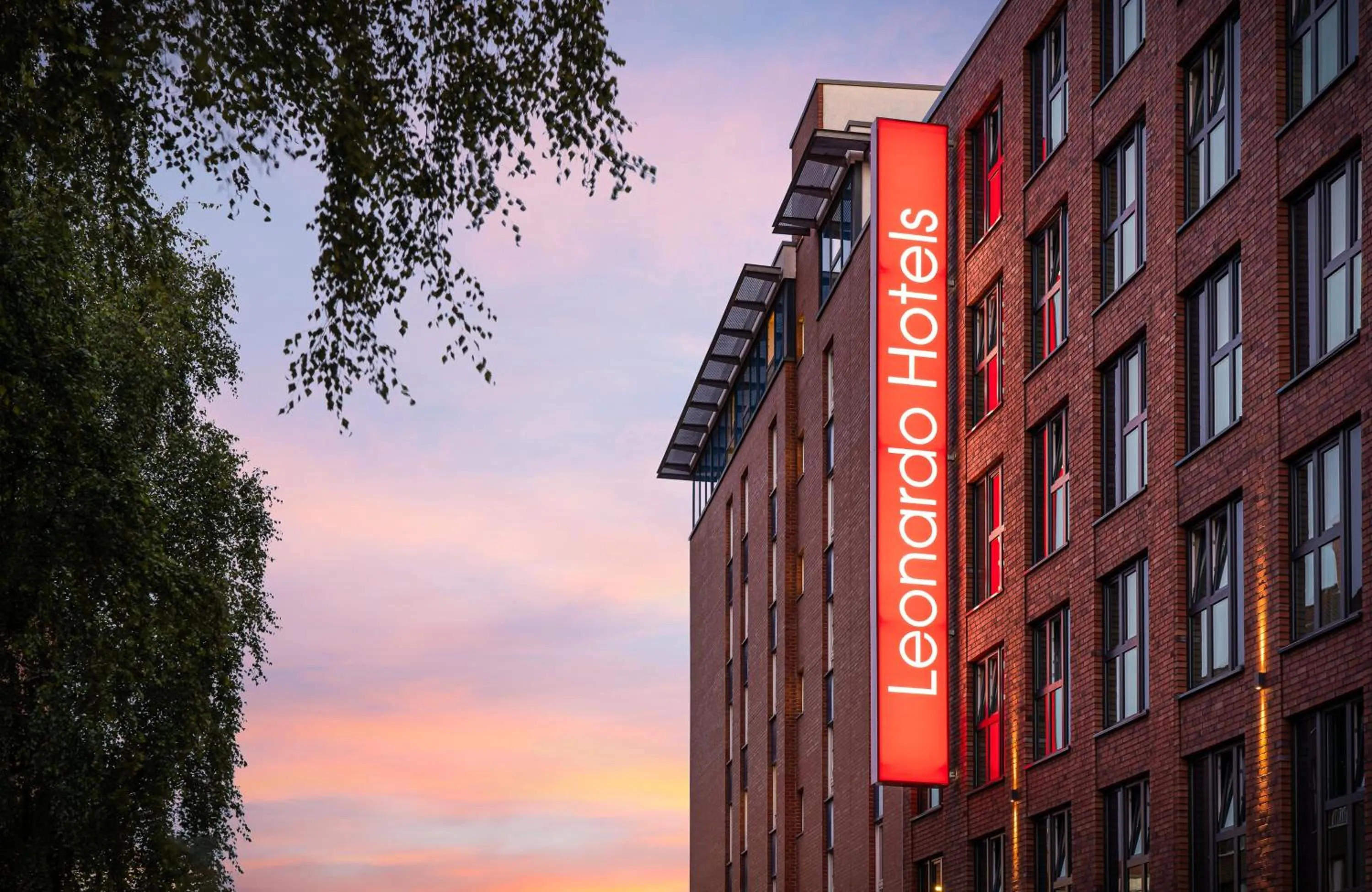 Property building in Leonardo Hotel Hamburg Altona