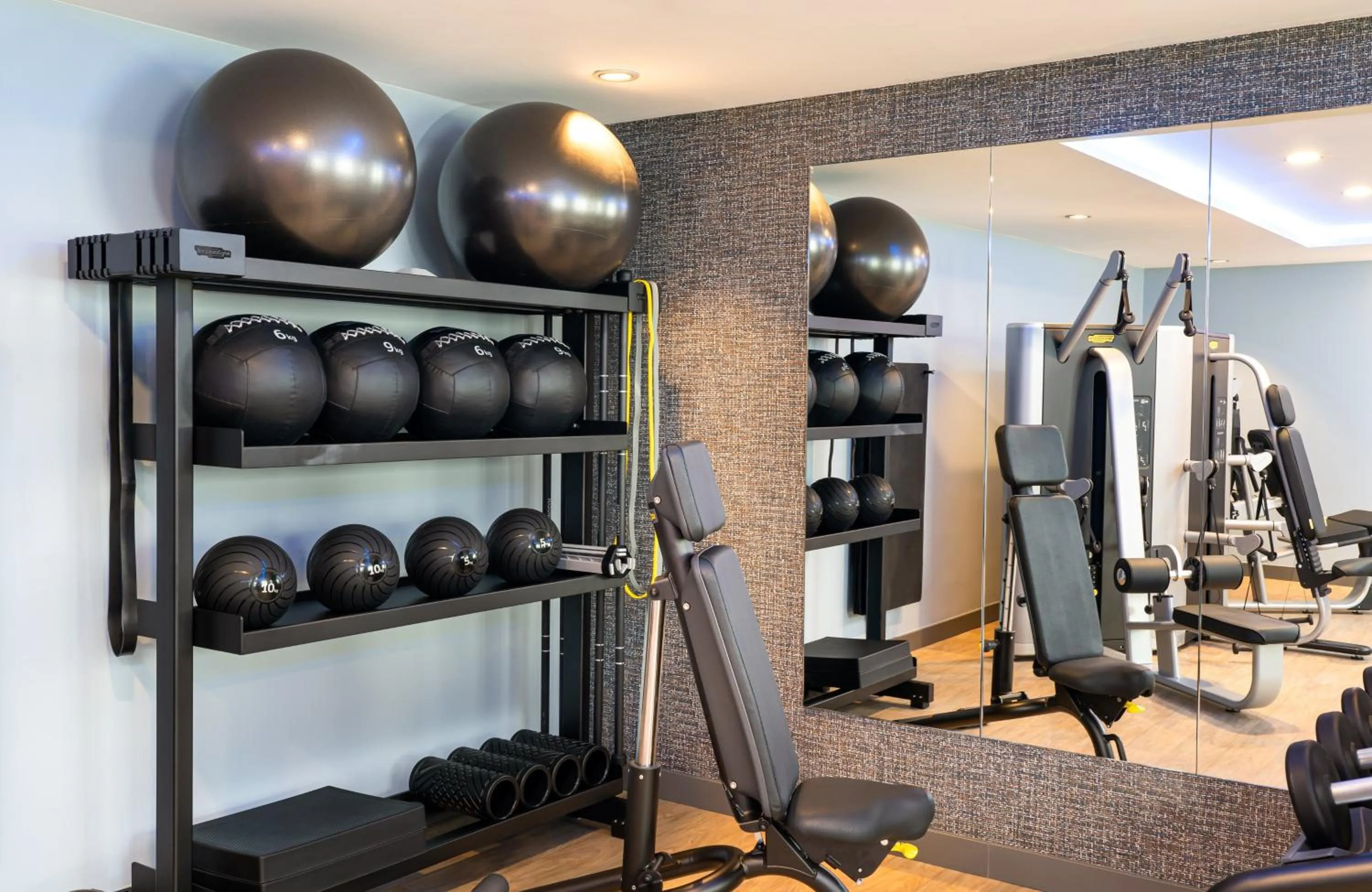 Fitness centre/facilities in Leonardo Hotel Hamburg Altona