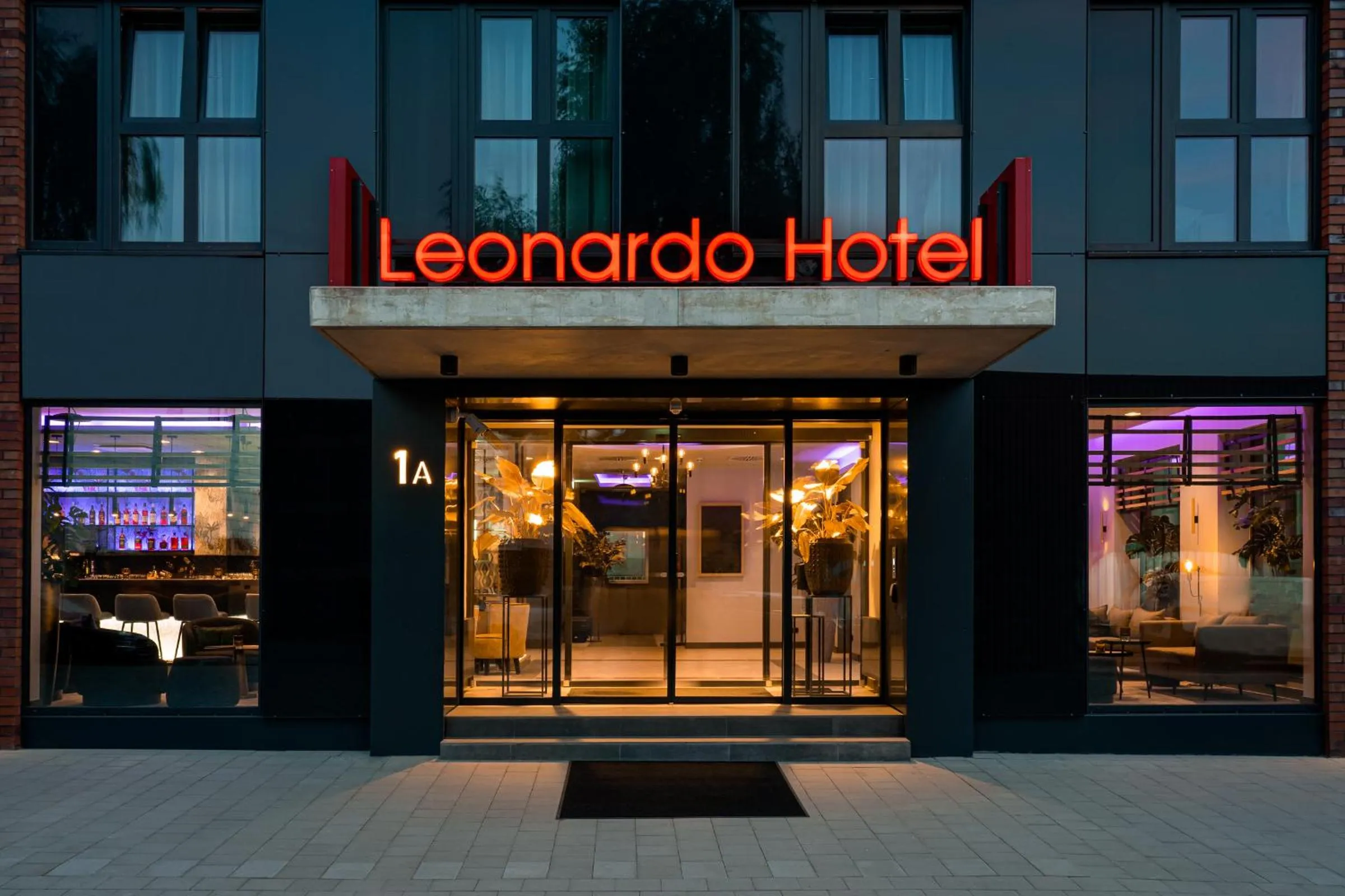 Facade/entrance in Leonardo Hotel Hamburg Altona