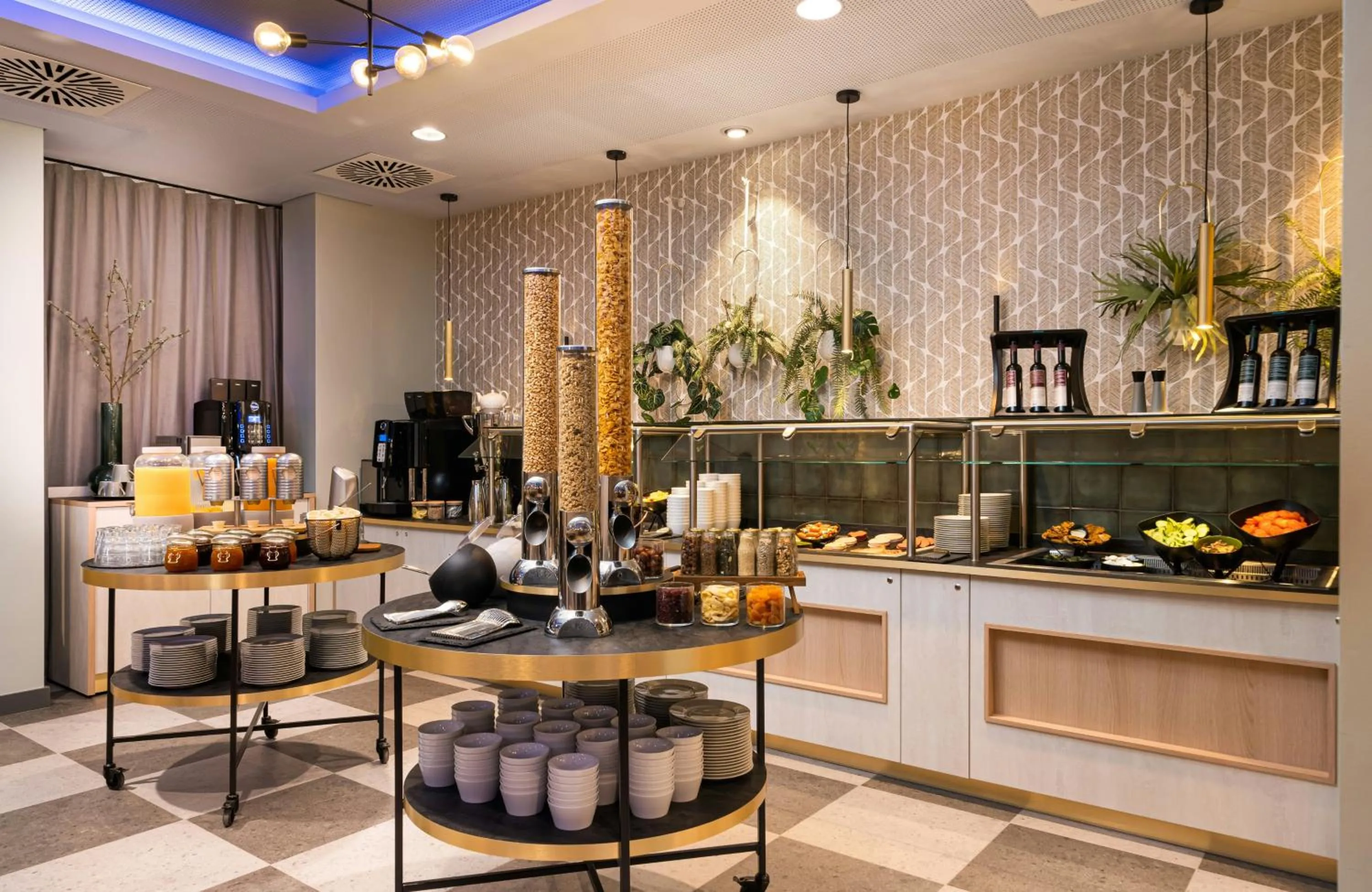 Buffet breakfast in Leonardo Hotel Hamburg Altona