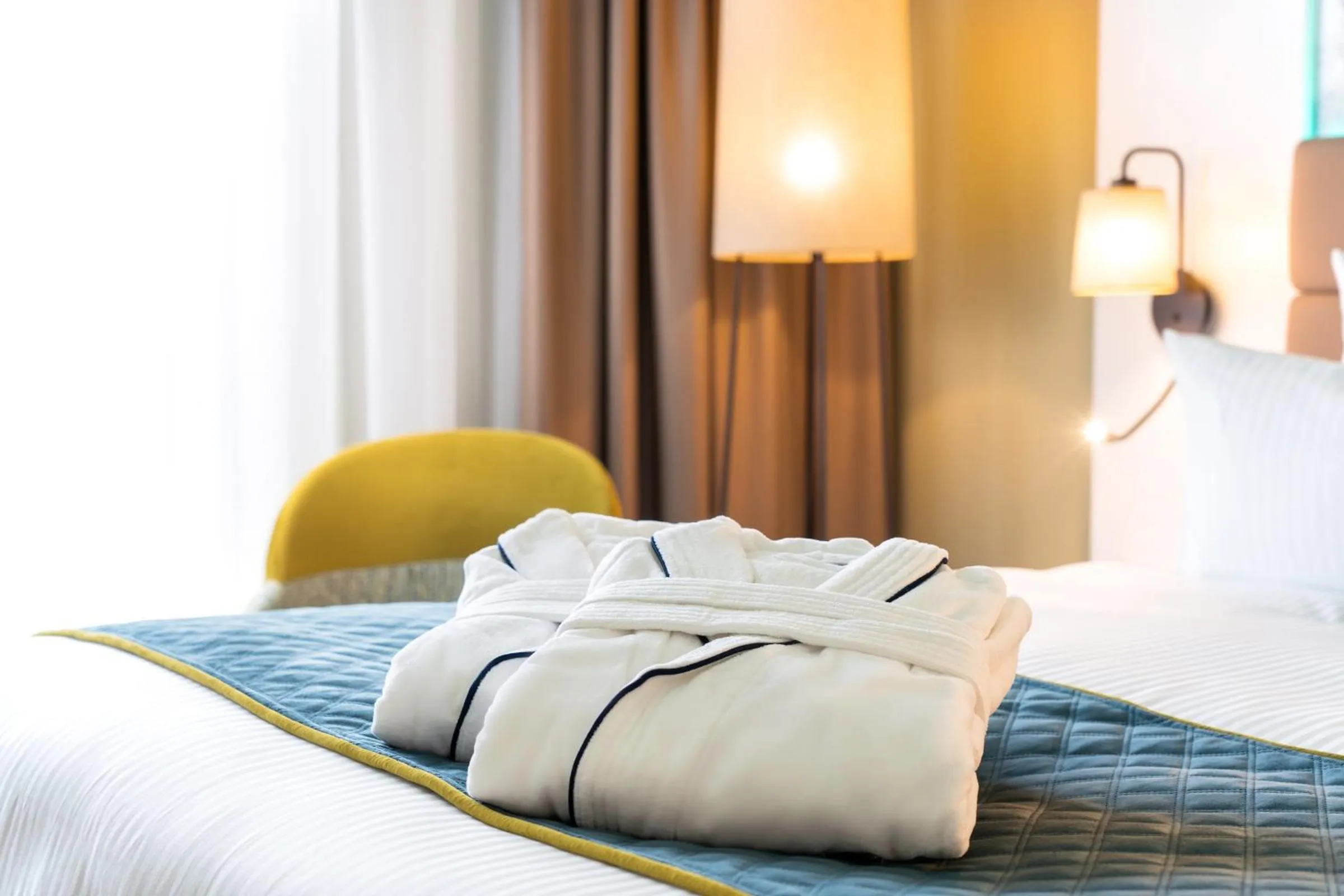 Bed in Leonardo Hotel Hamburg Altona