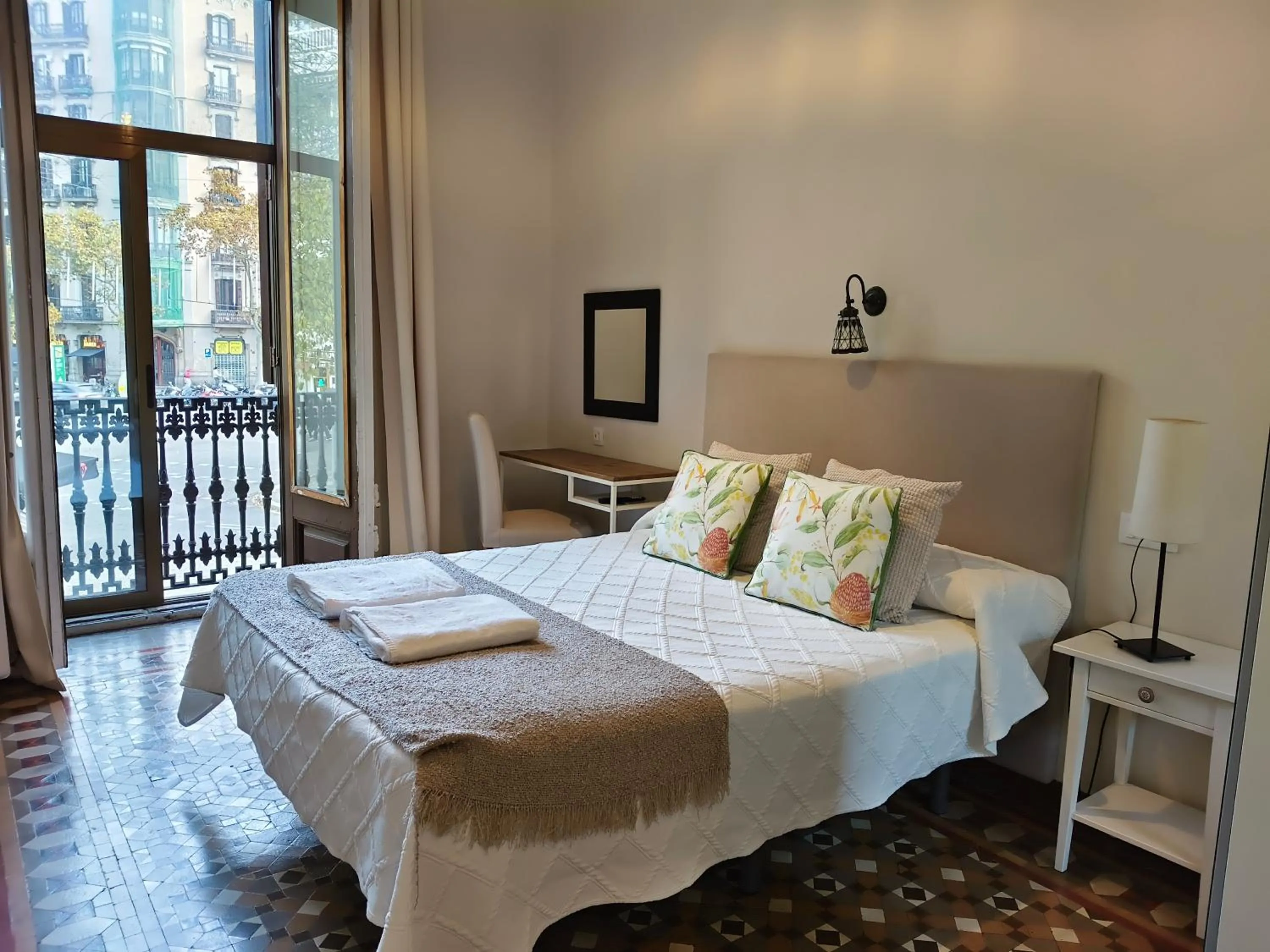 Bed in Casa Consell Bailen, Guest House