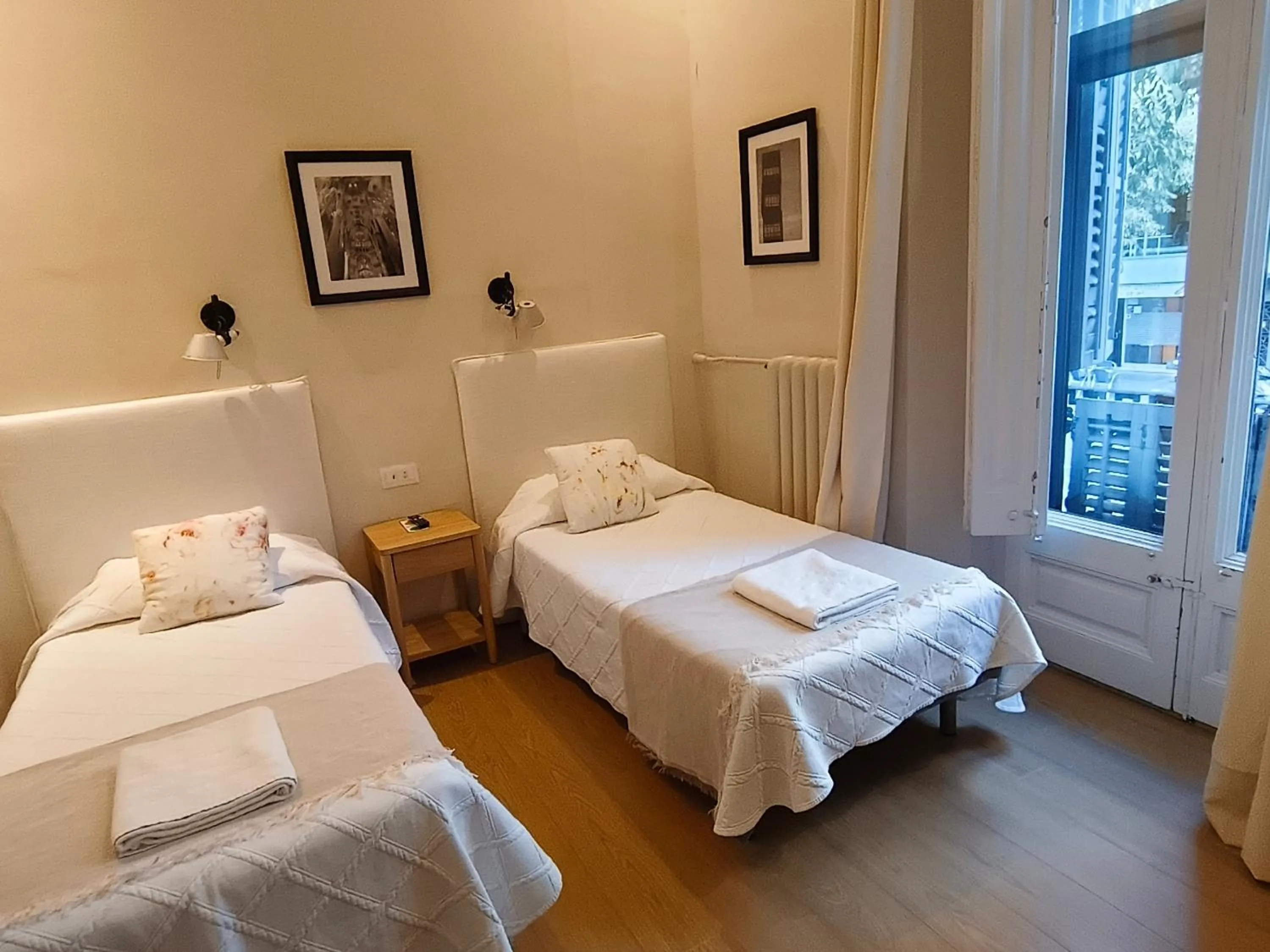 Bed in Casa Consell Bailen, Guest House