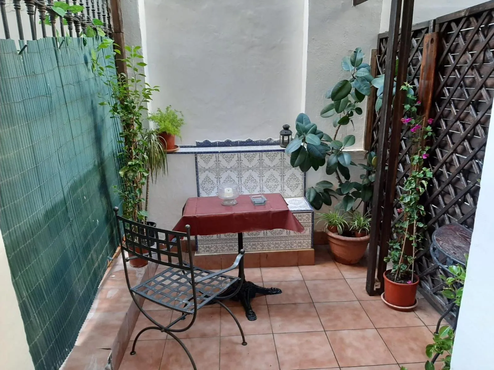 Patio in Casa Consell Bailen, Guest House