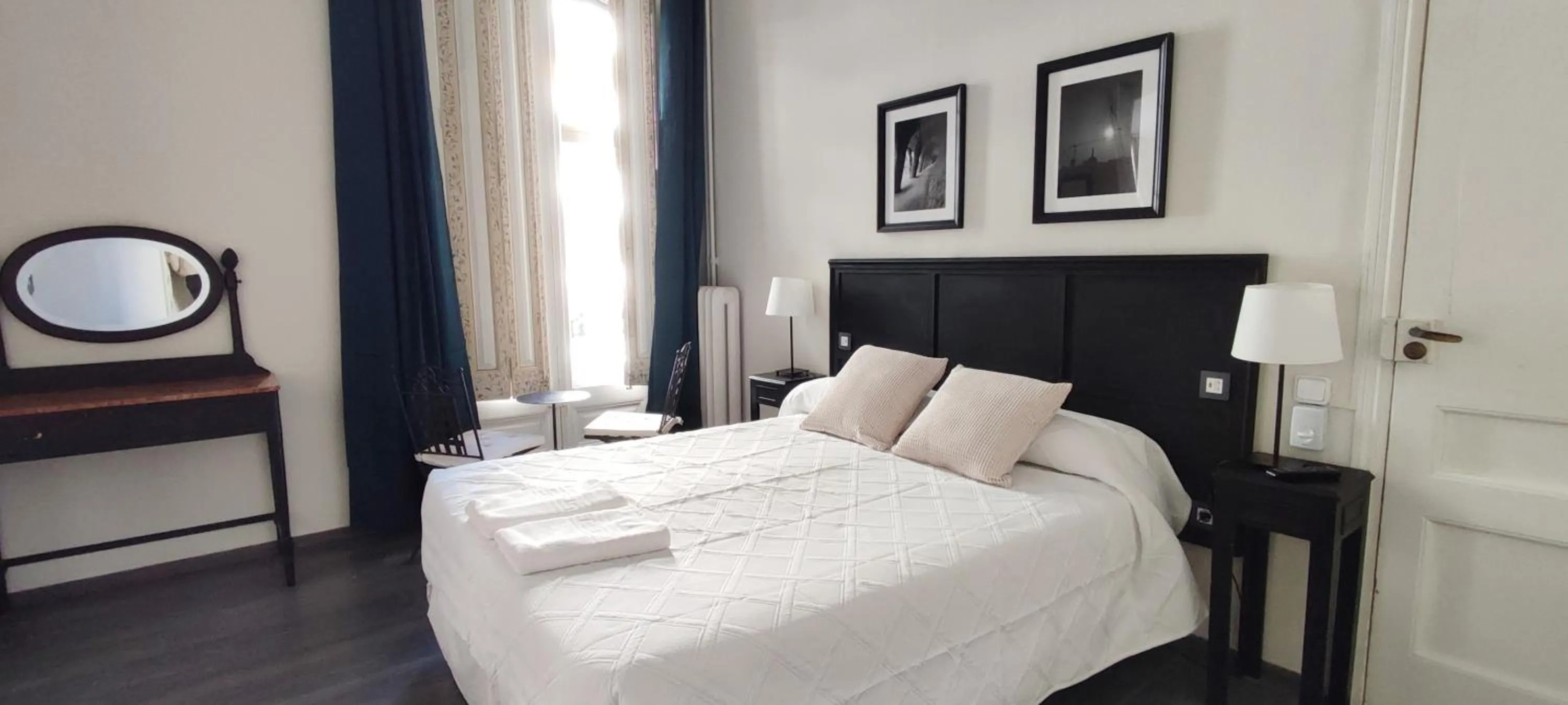 Bed in Casa Consell Bailen, Guest House