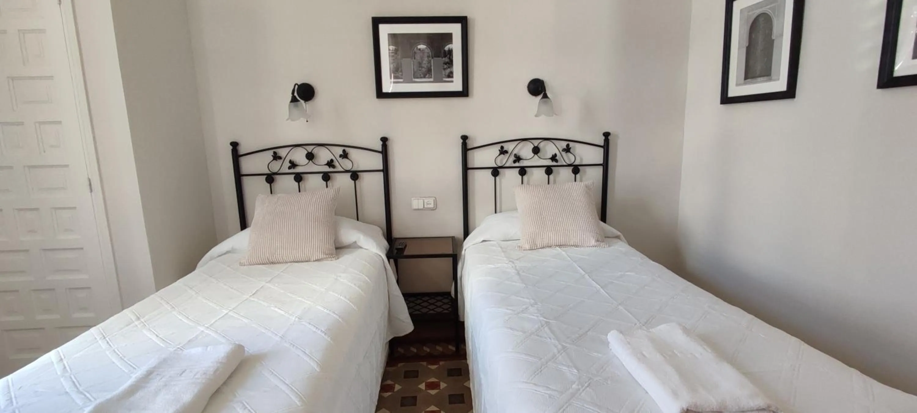 Bed in Casa Consell Bailen, Guest House
