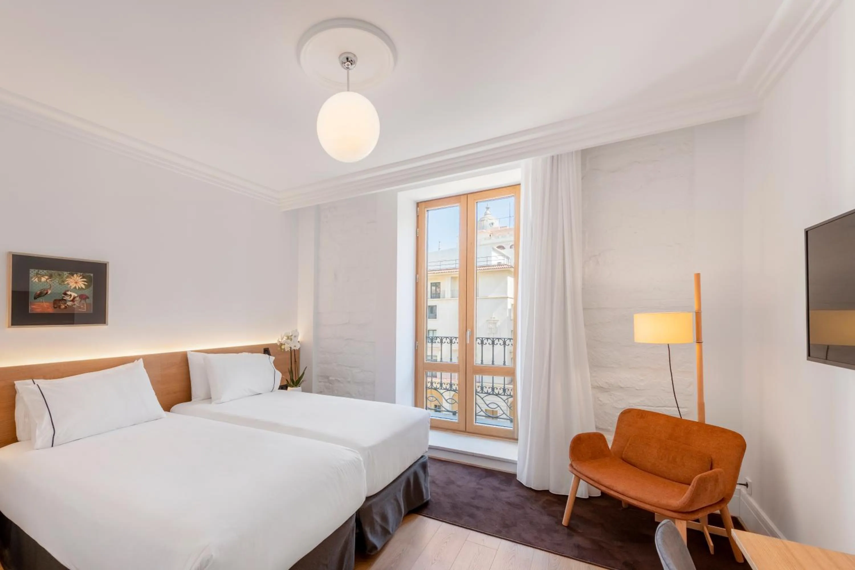 Photo of the whole room, Bed in Eurostars Pórtico Alicante