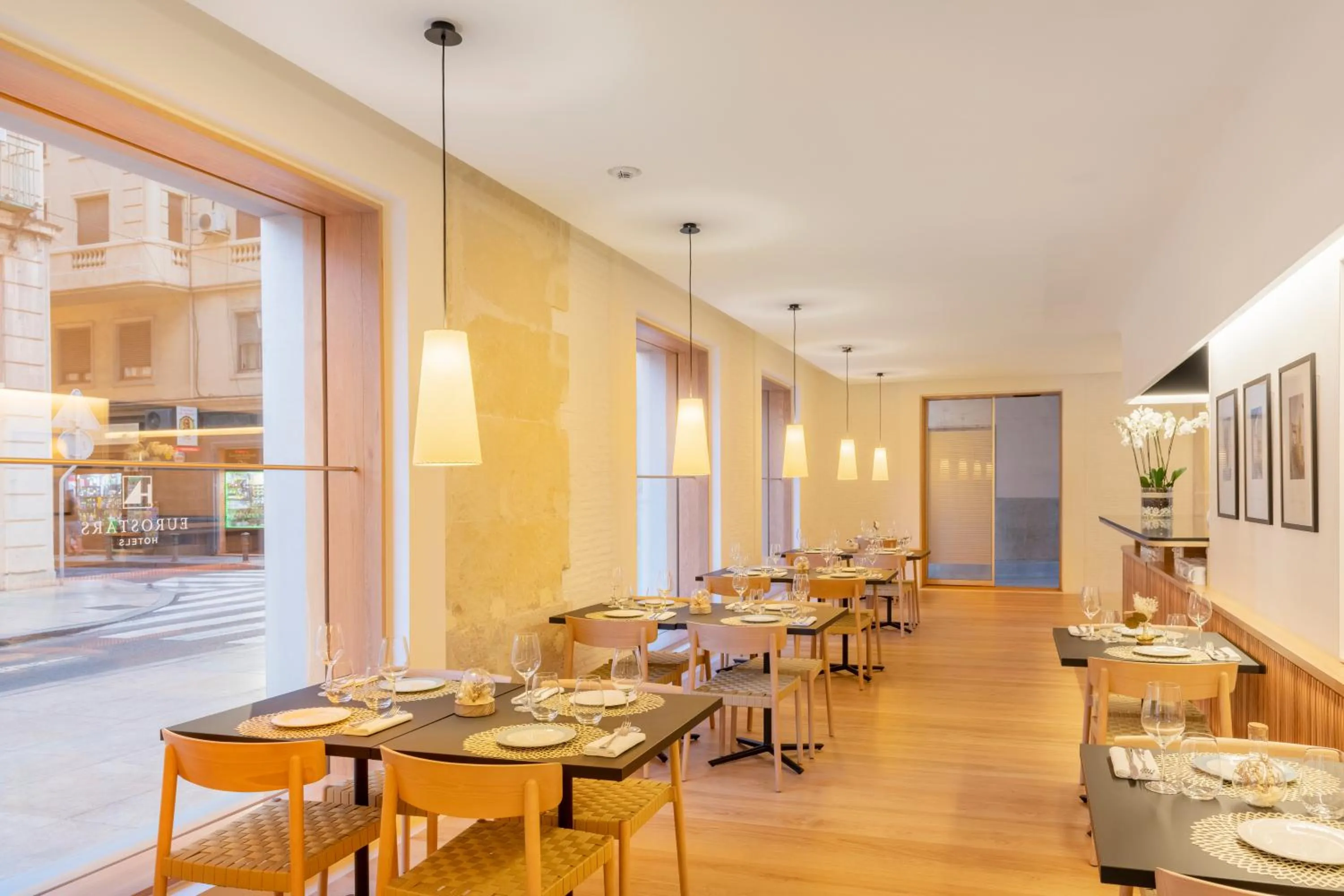 Restaurant/places to eat in Eurostars Pórtico Alicante