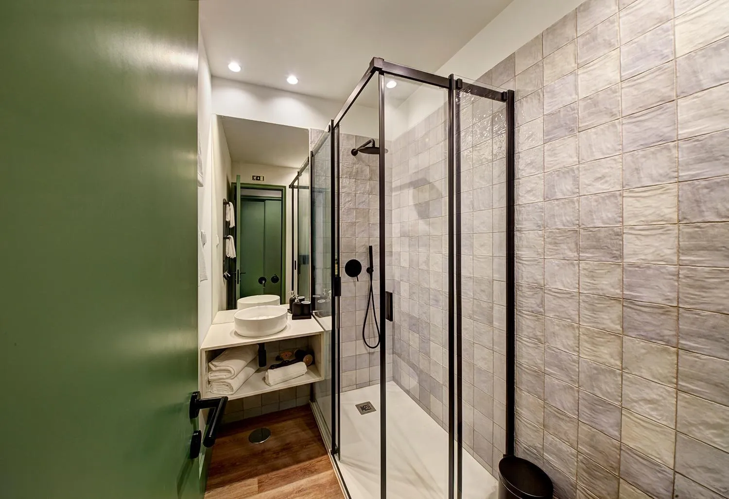 Toilet in Sintra Green Chalet Bed & Breakfast