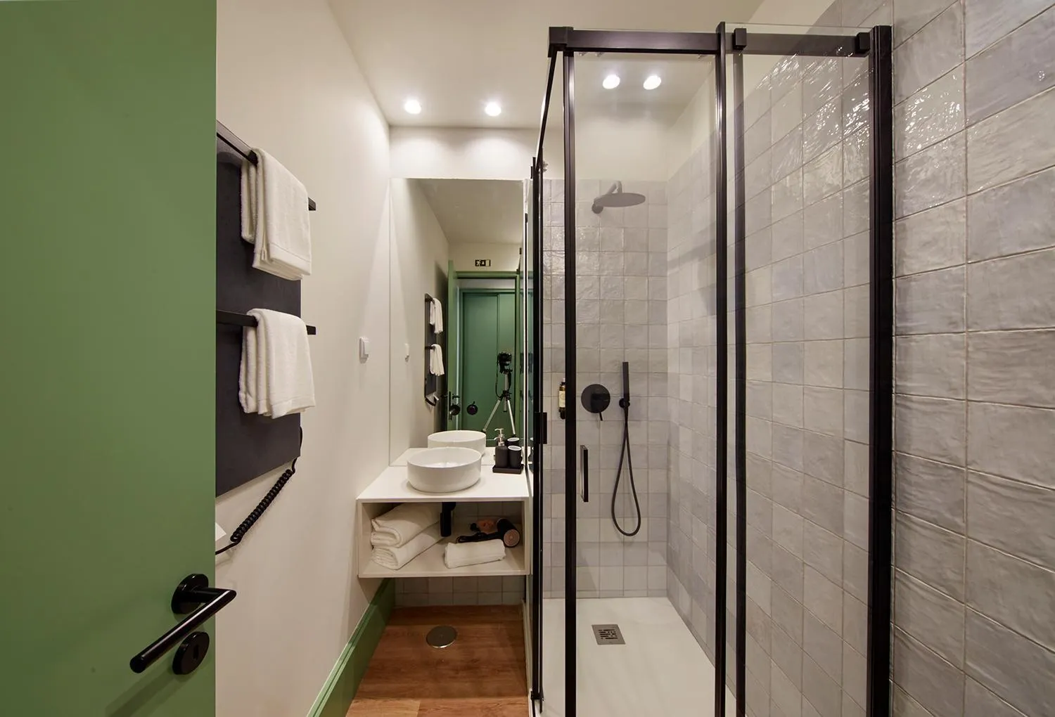 Toilet in Sintra Green Chalet Bed & Breakfast