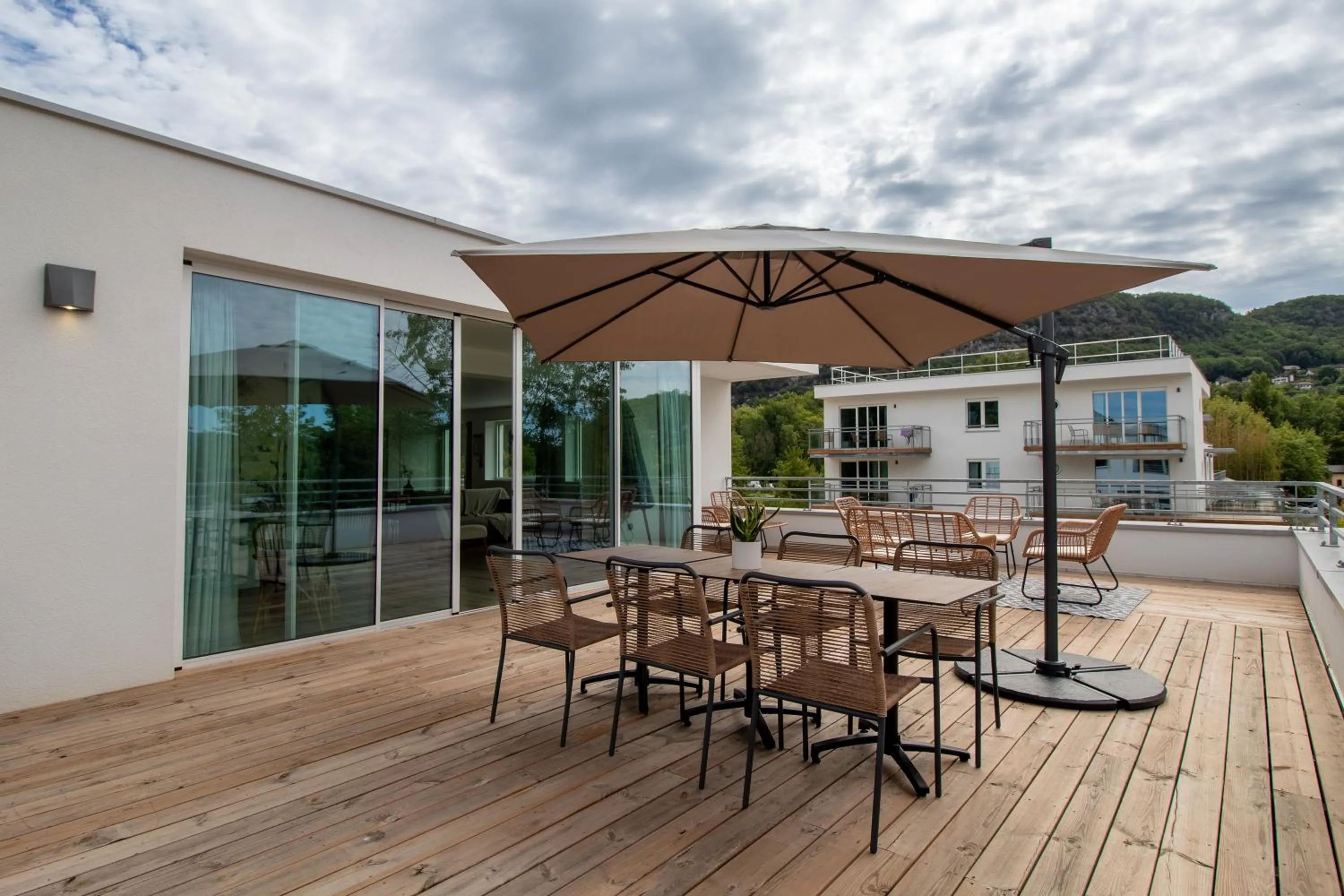 Patio in SHANA Hôtel & Résidence