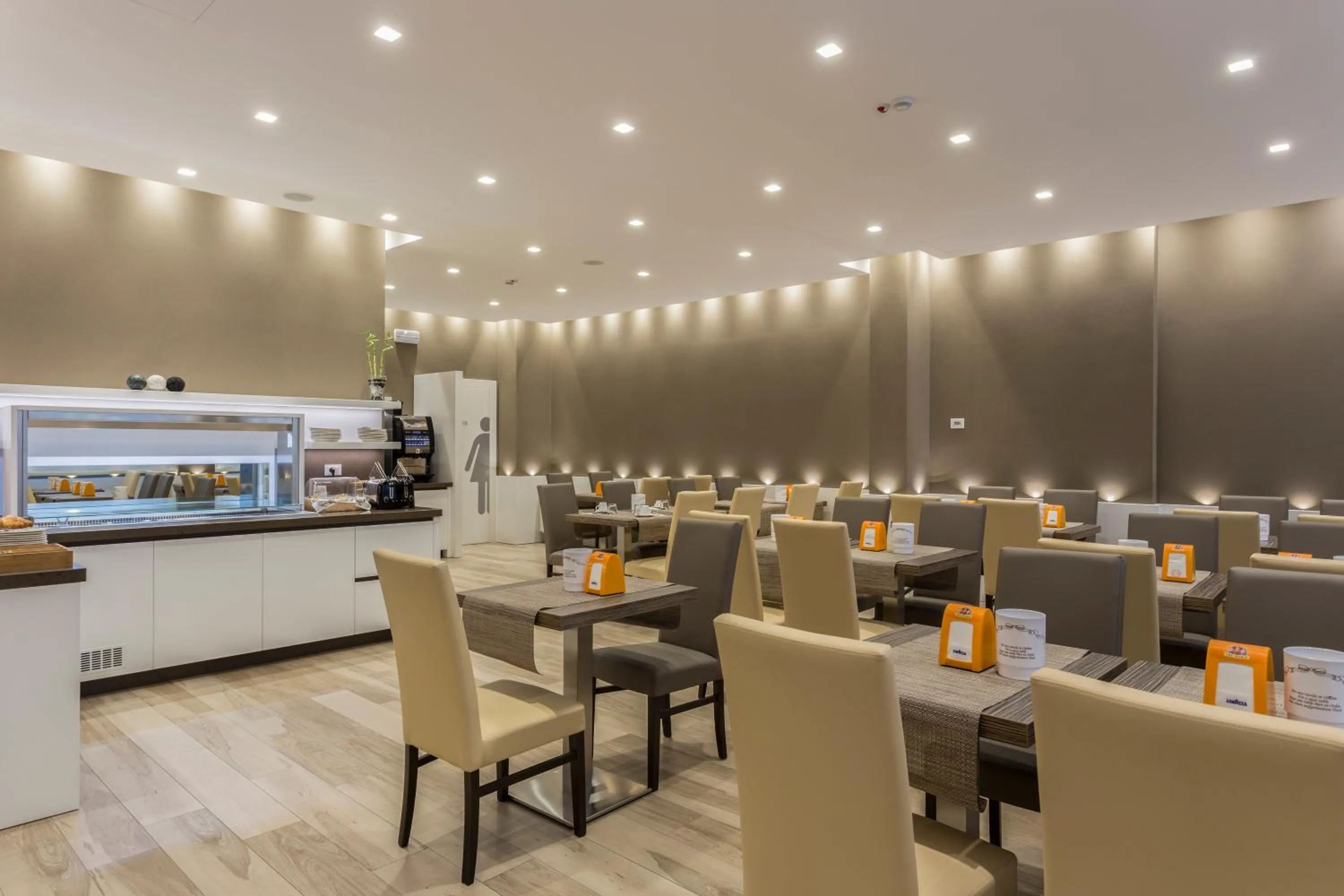 Breakfast in Hotel Mistral