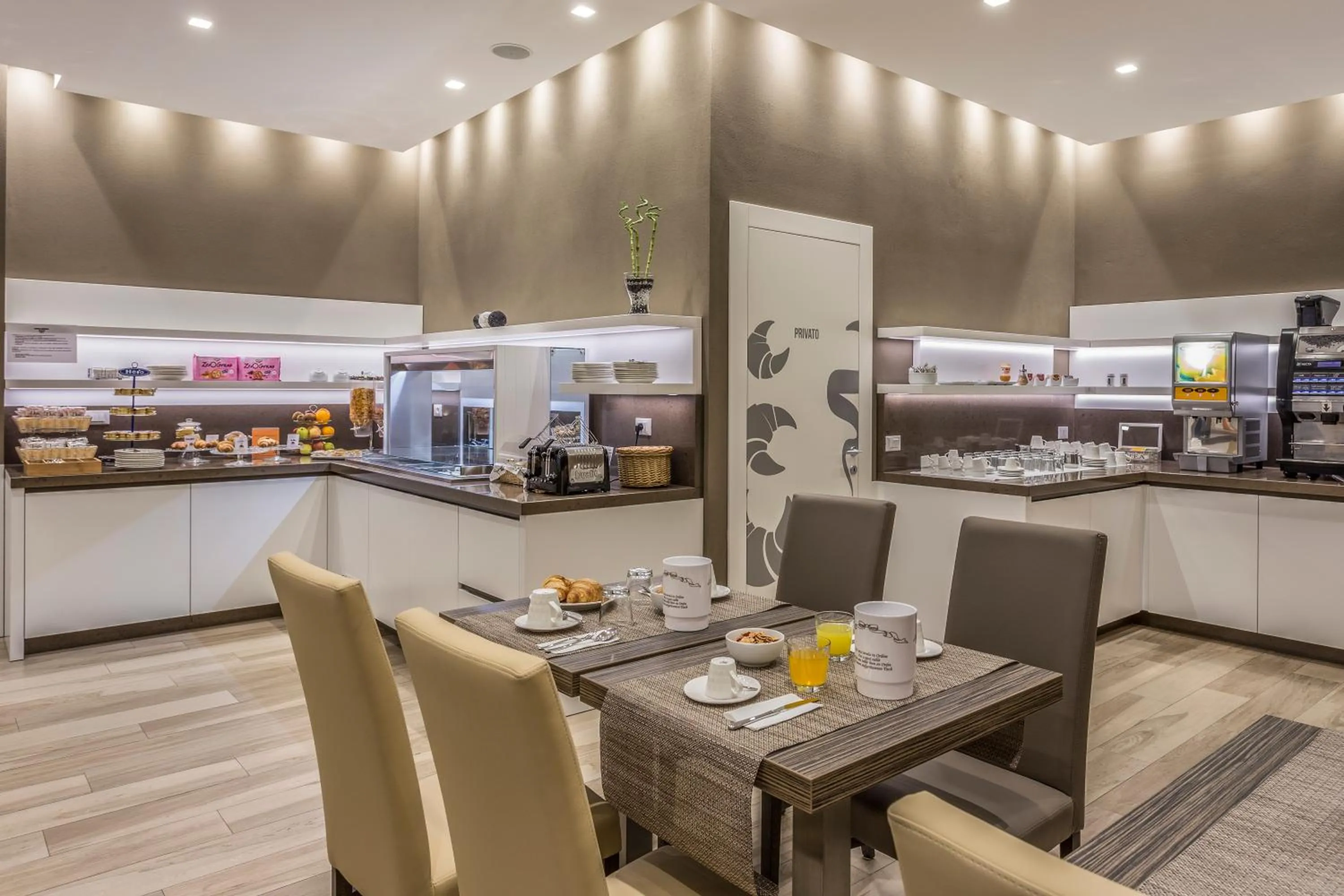 Breakfast in Hotel Mistral