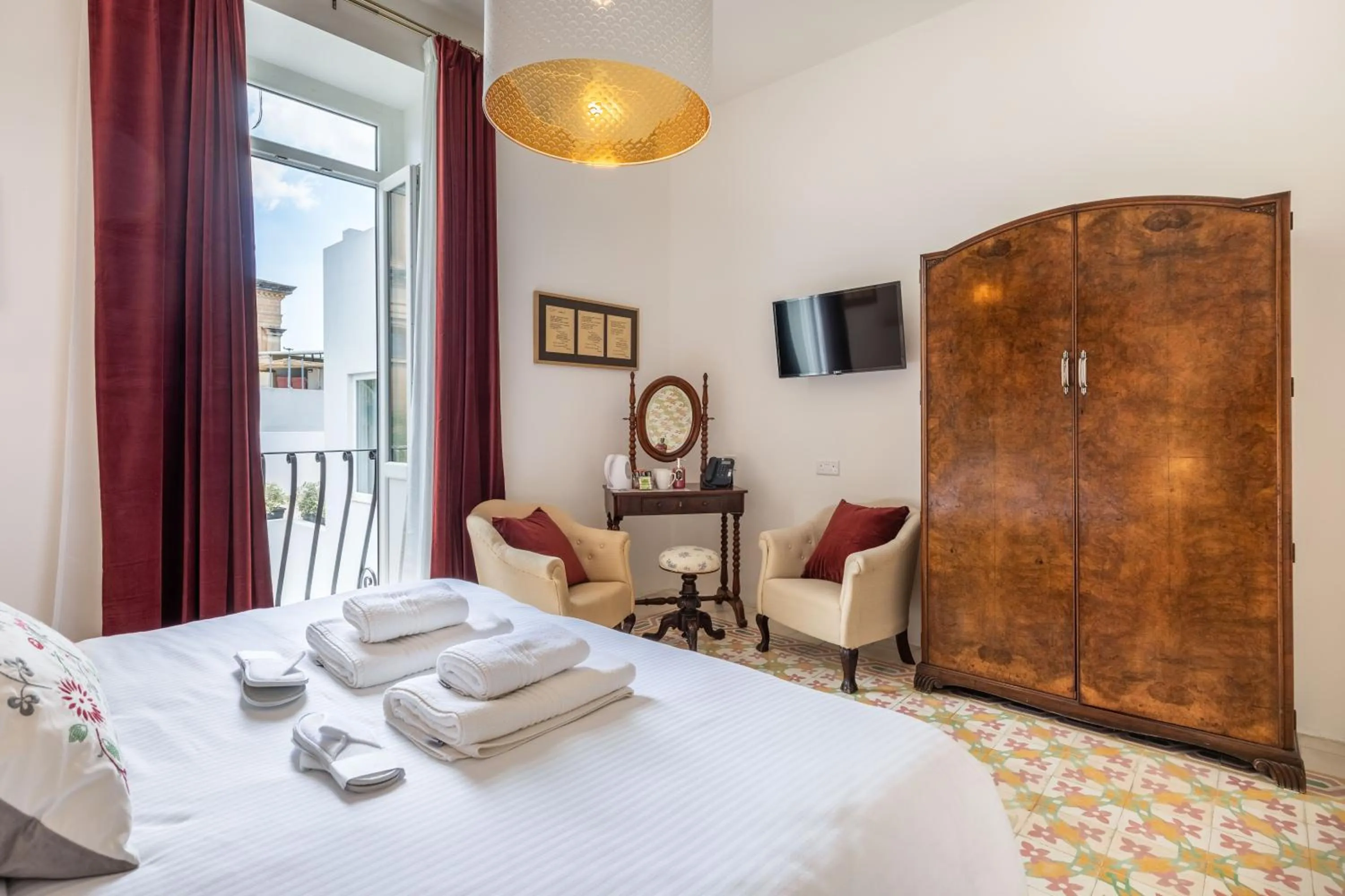 Bed in Mosta Dome B&B