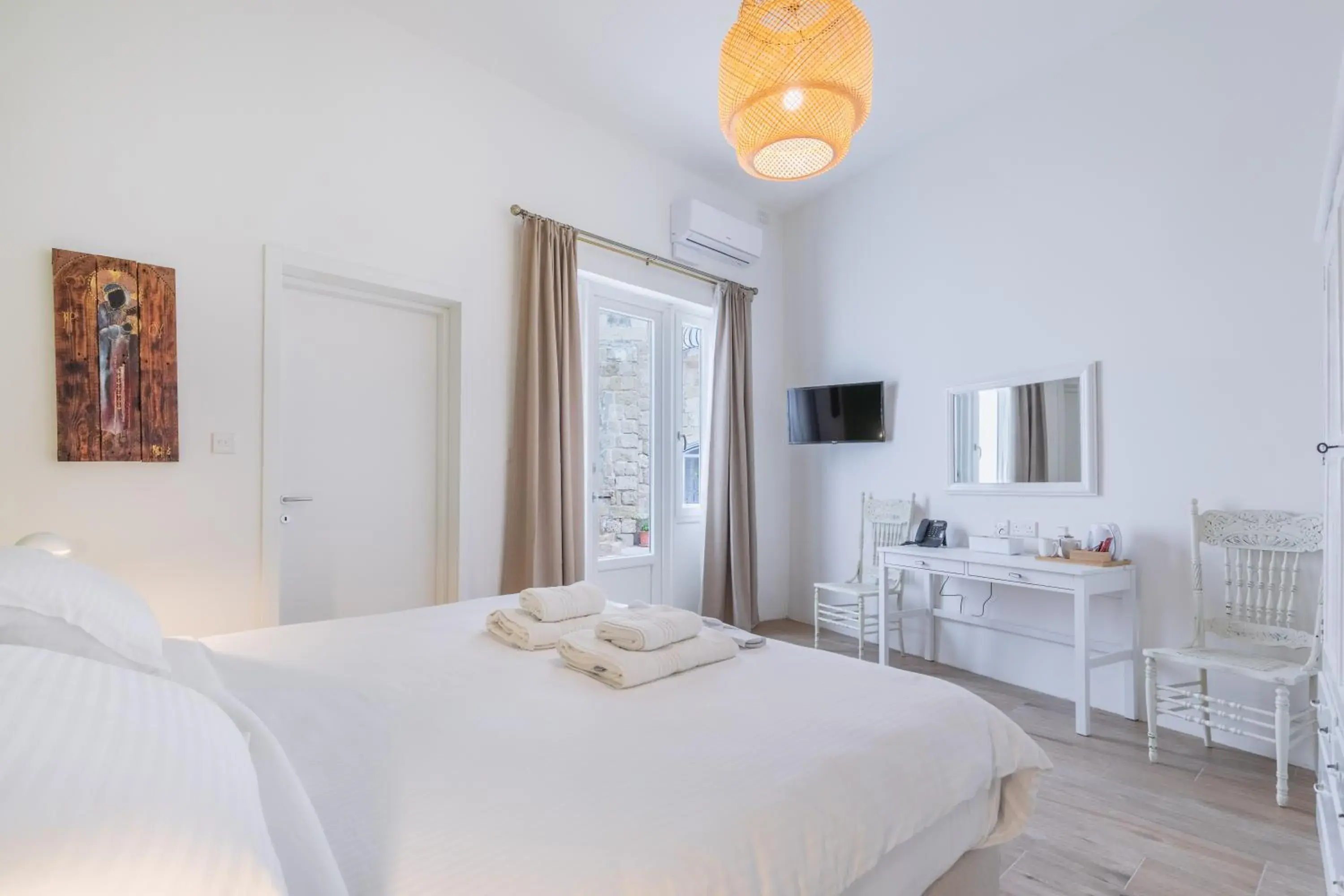 Deluxe Double or Twin Room - single occupancy in Mosta Dome B&B Deluxe Double or Twin Room - single occupancy in Mosta Dome B&B