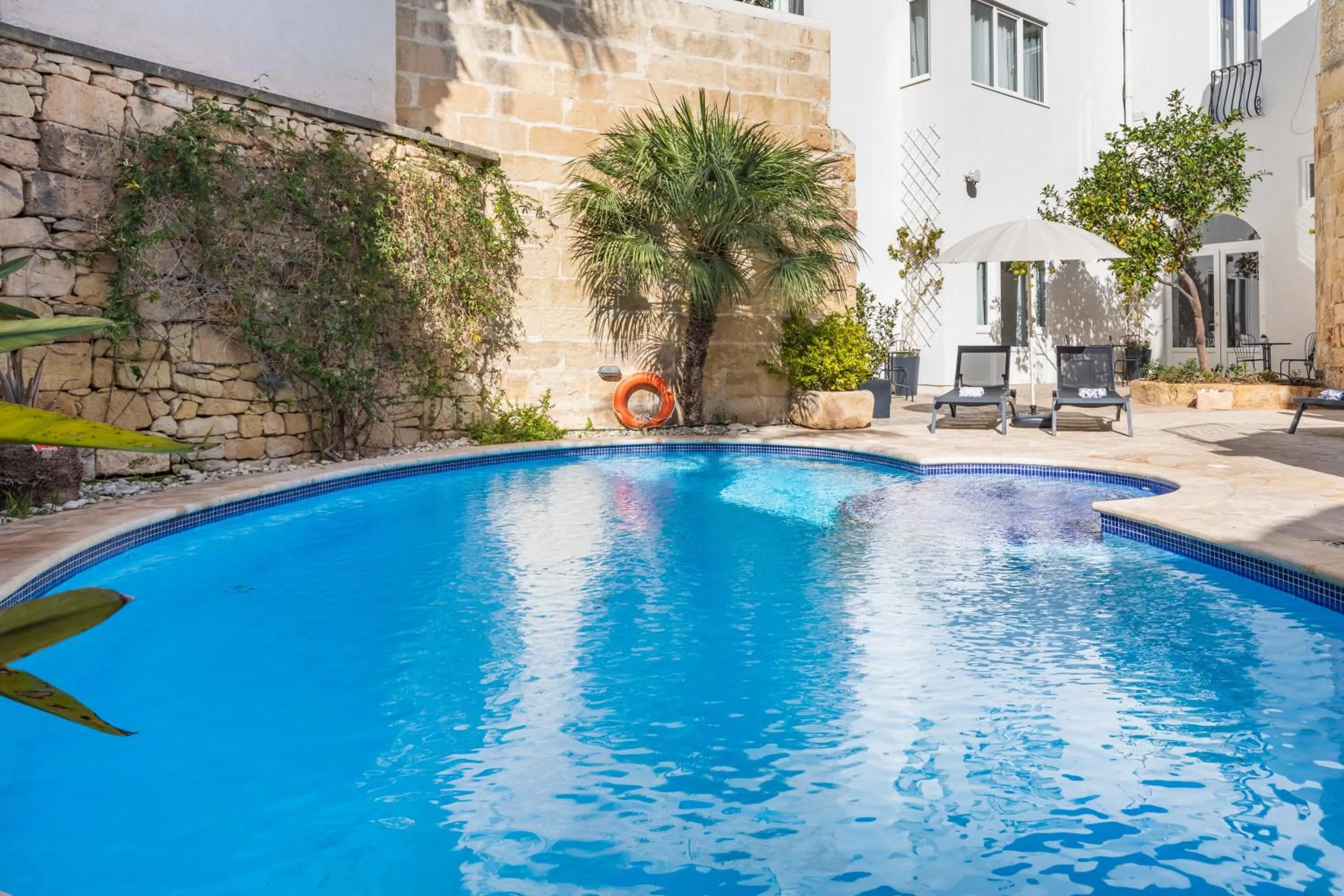 Swimming pool in Mosta Dome B&B