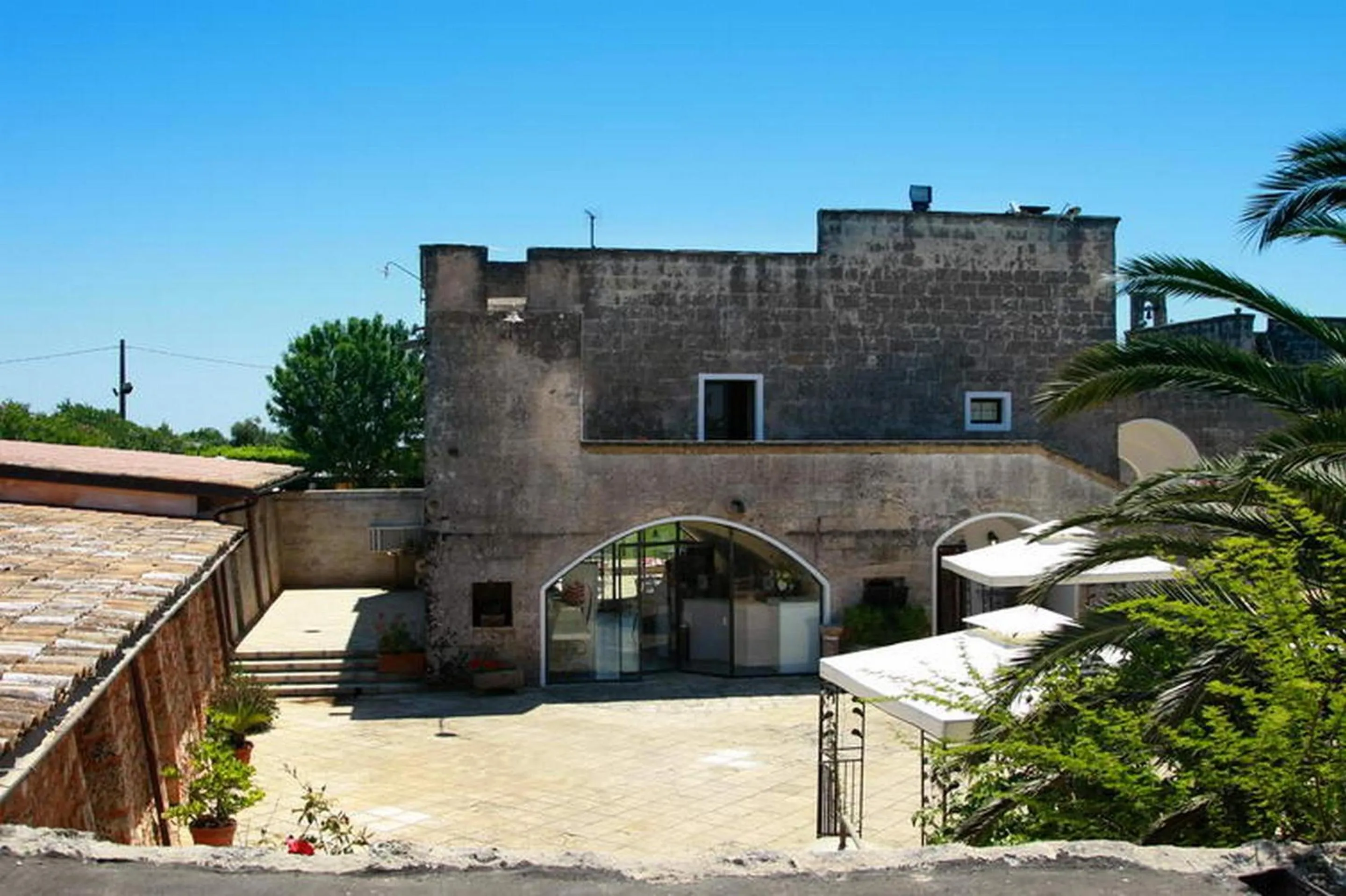 Facade/entrance in RELAIS MASSERIA CASINA DEI CARI