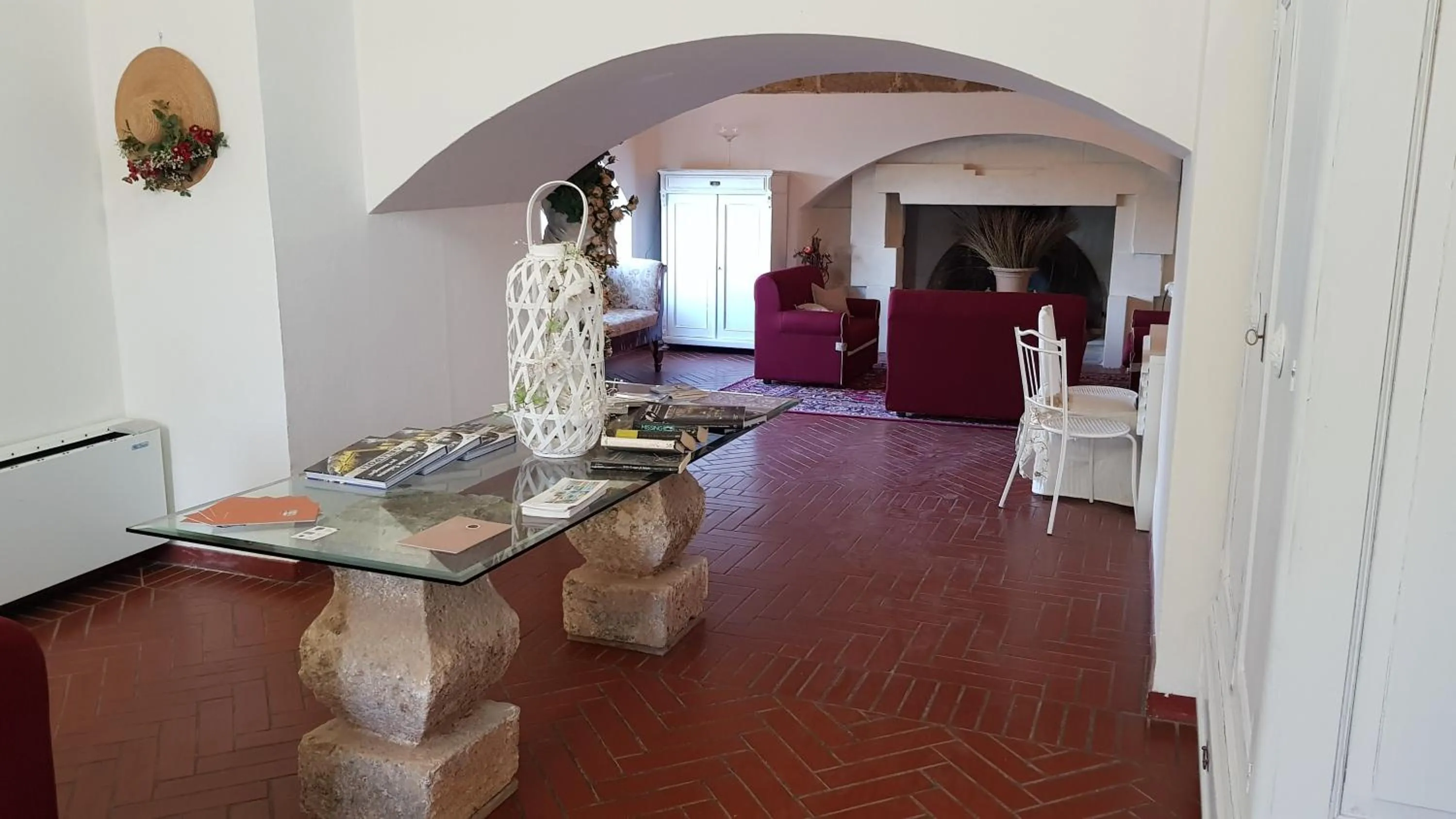 Lobby or reception in RELAIS MASSERIA CASINA DEI CARI