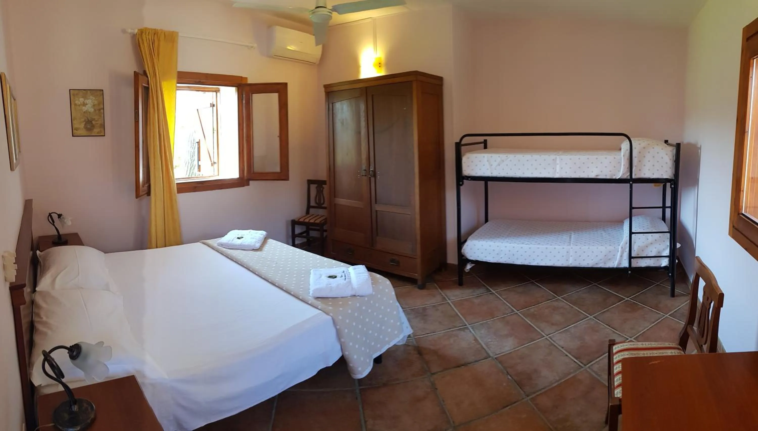 Photo of the whole room in RELAIS MASSERIA CASINA DEI CARI