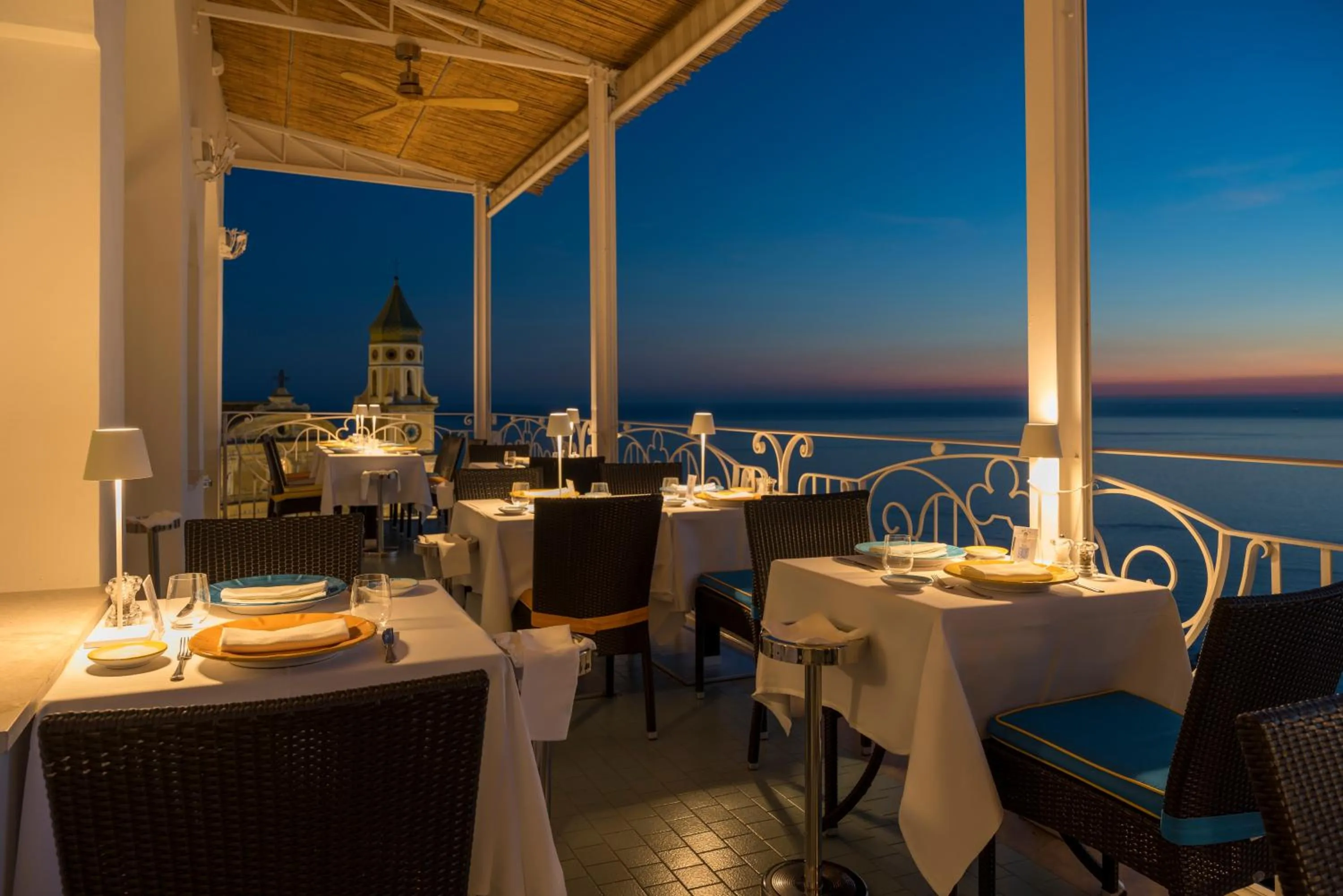 Restaurant/places to eat in Tramonto d'Oro
