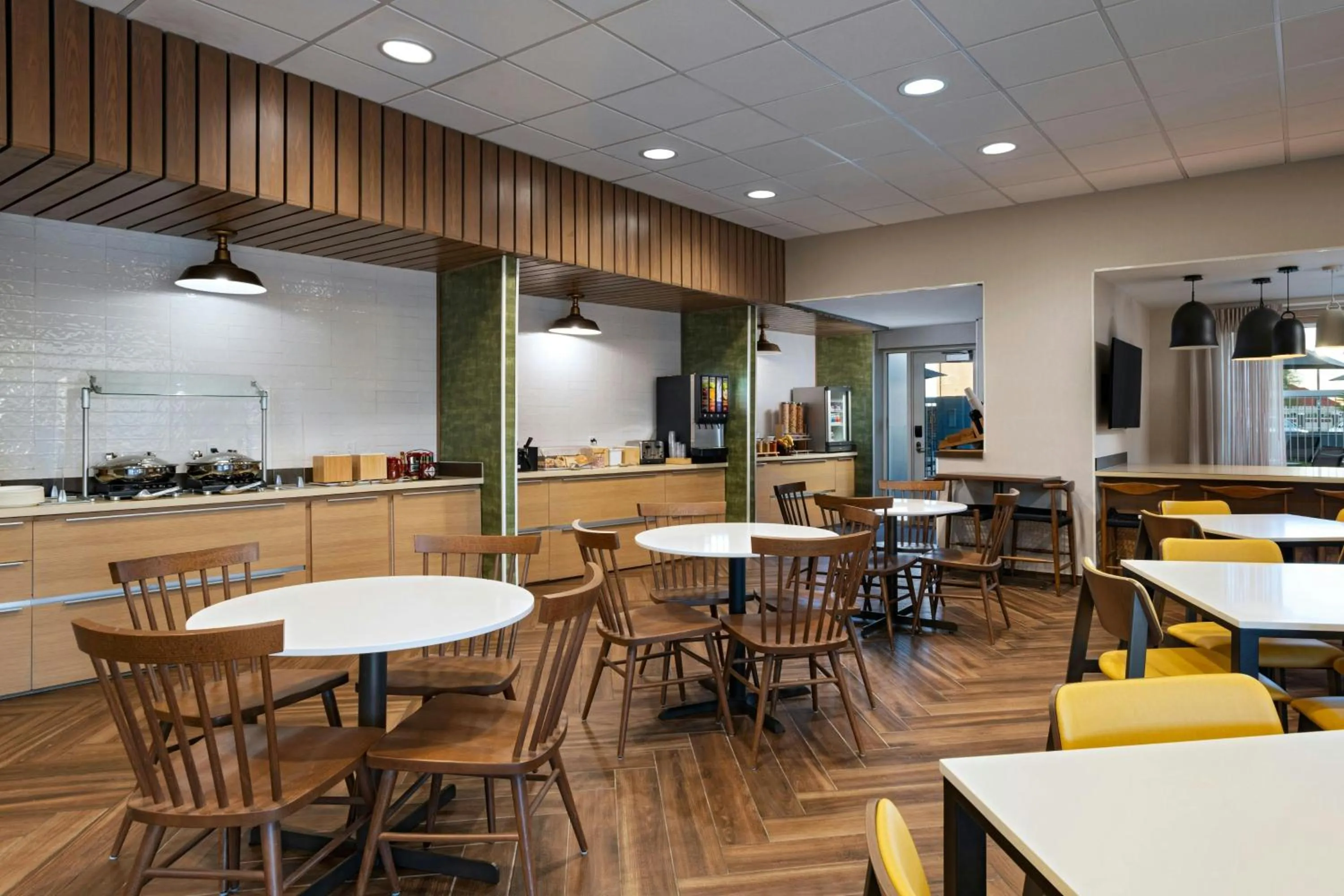 Breakfast in Fairfield by Marriott Inn & Suites Phoenix West Chandler