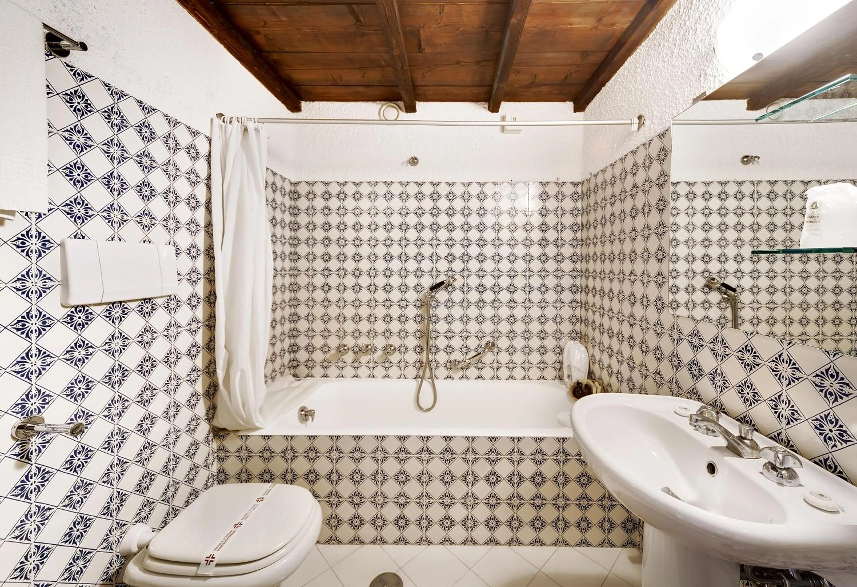 Bathroom in Hotel Colonna San Marco