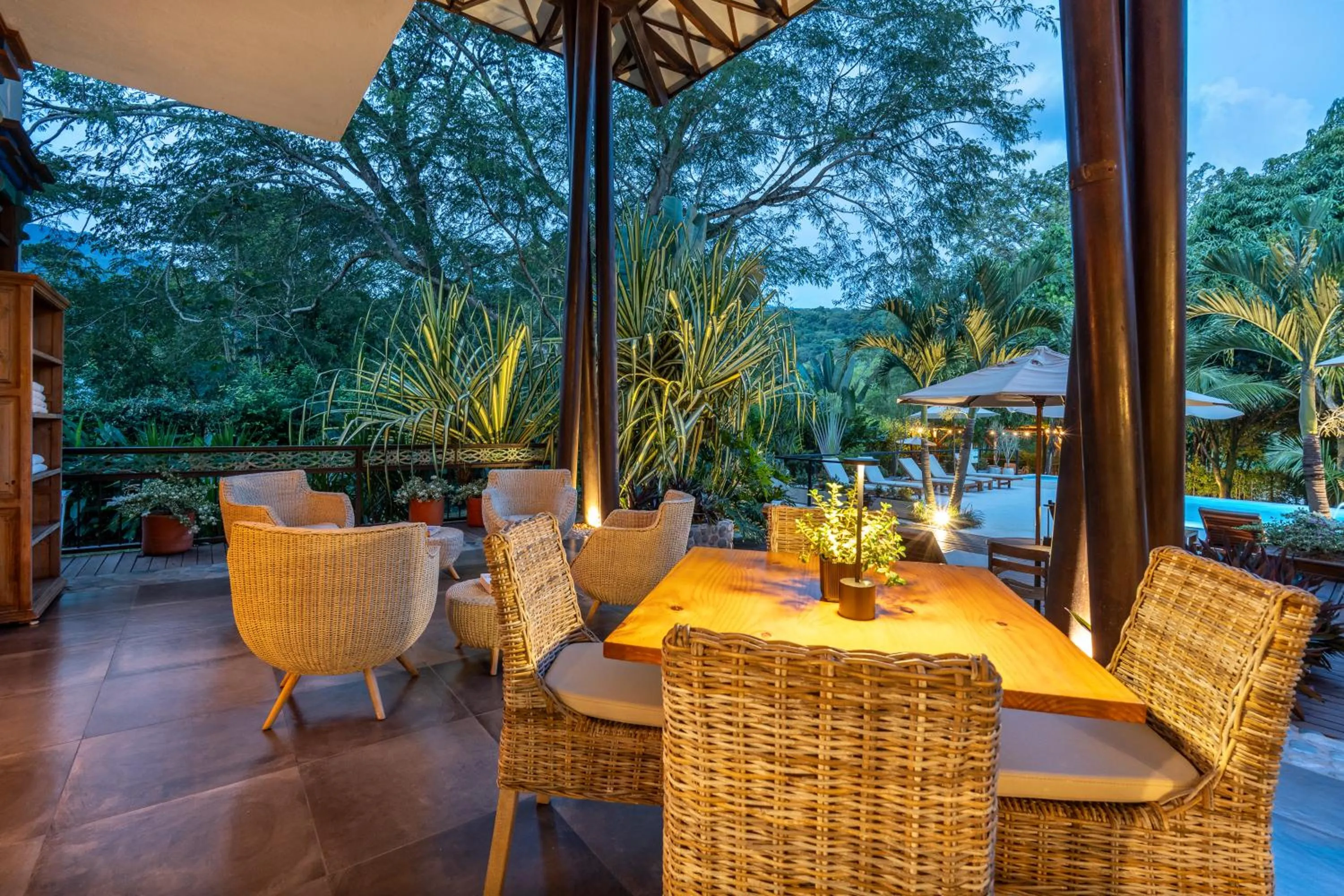 Restaurant/places to eat in Casa Jacaranda Hotel Boutique -Cauca Viejo- Mayores de 14 años