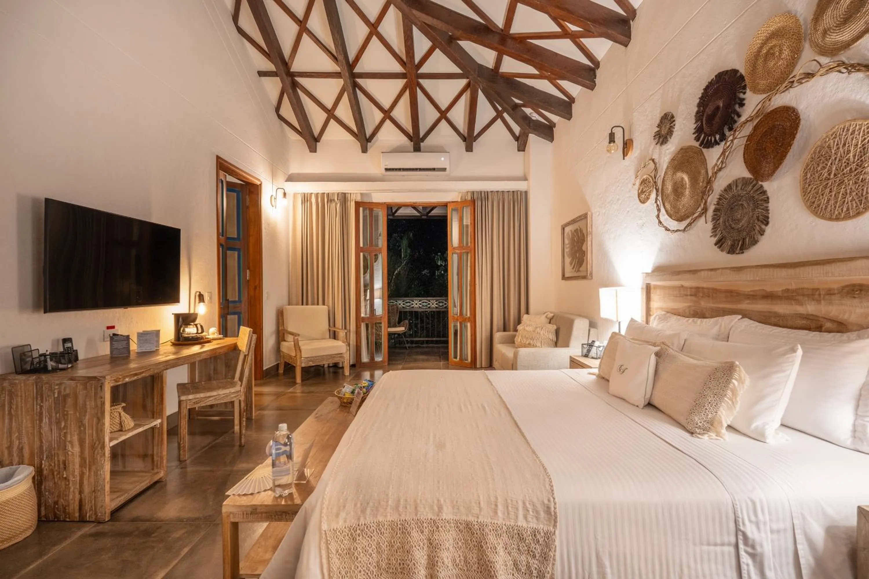 TV and multimedia, Bed in Casa Jacaranda Hotel Boutique -Cauca Viejo- Mayores de 14 años