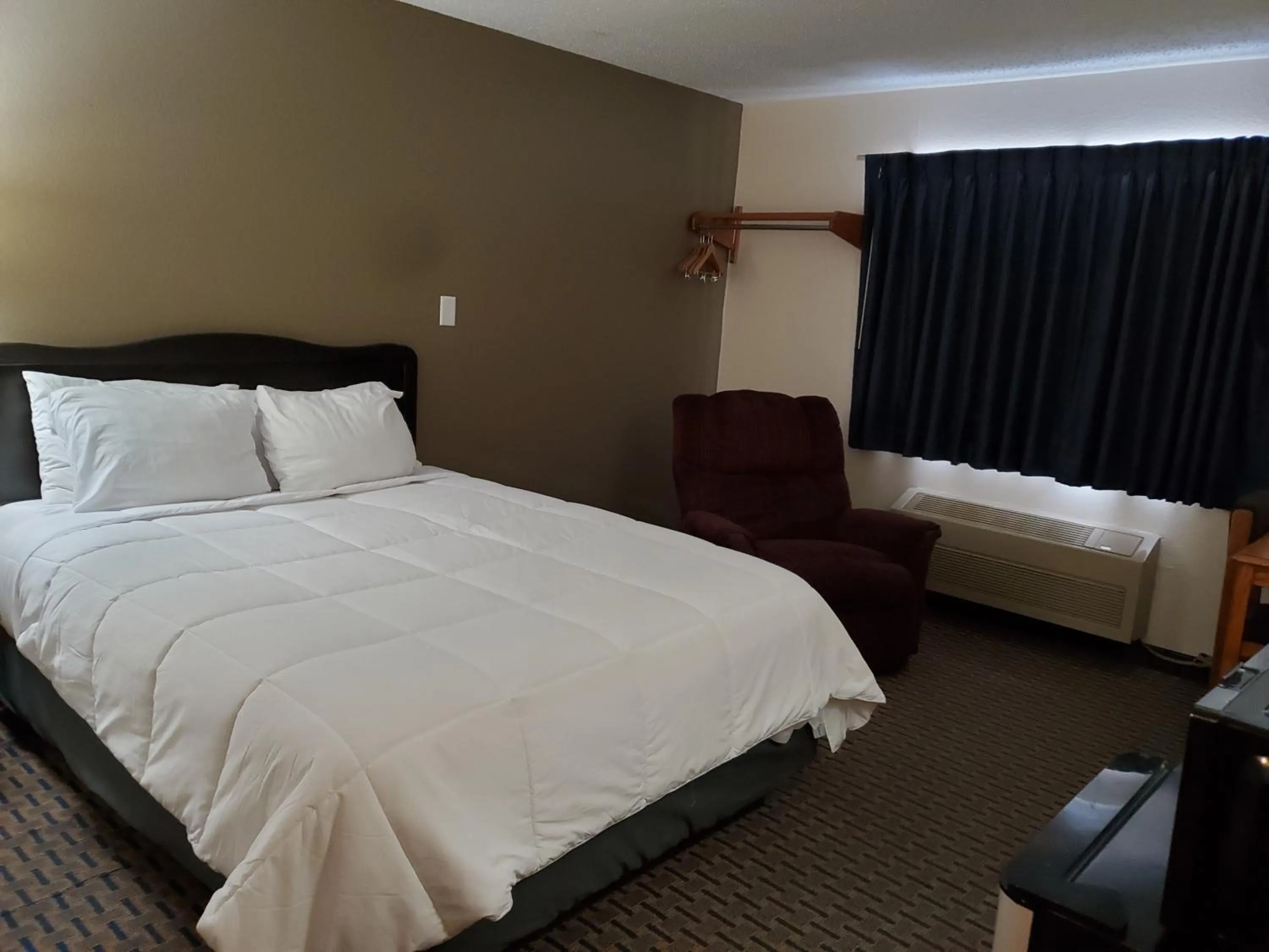 Bed in Rodeway Inn Hibbing