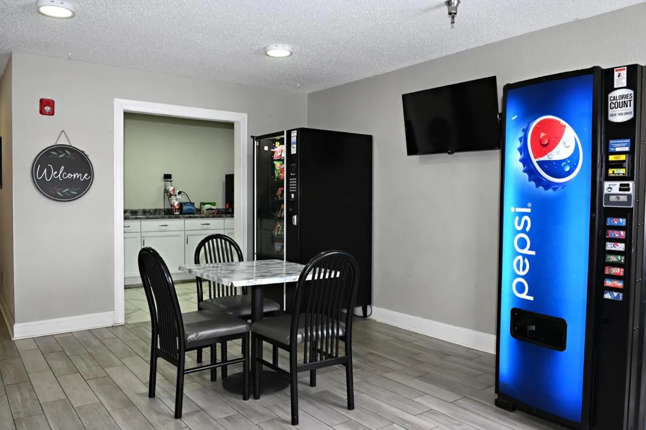 Lobby or reception in Rodeway Inn Hibbing