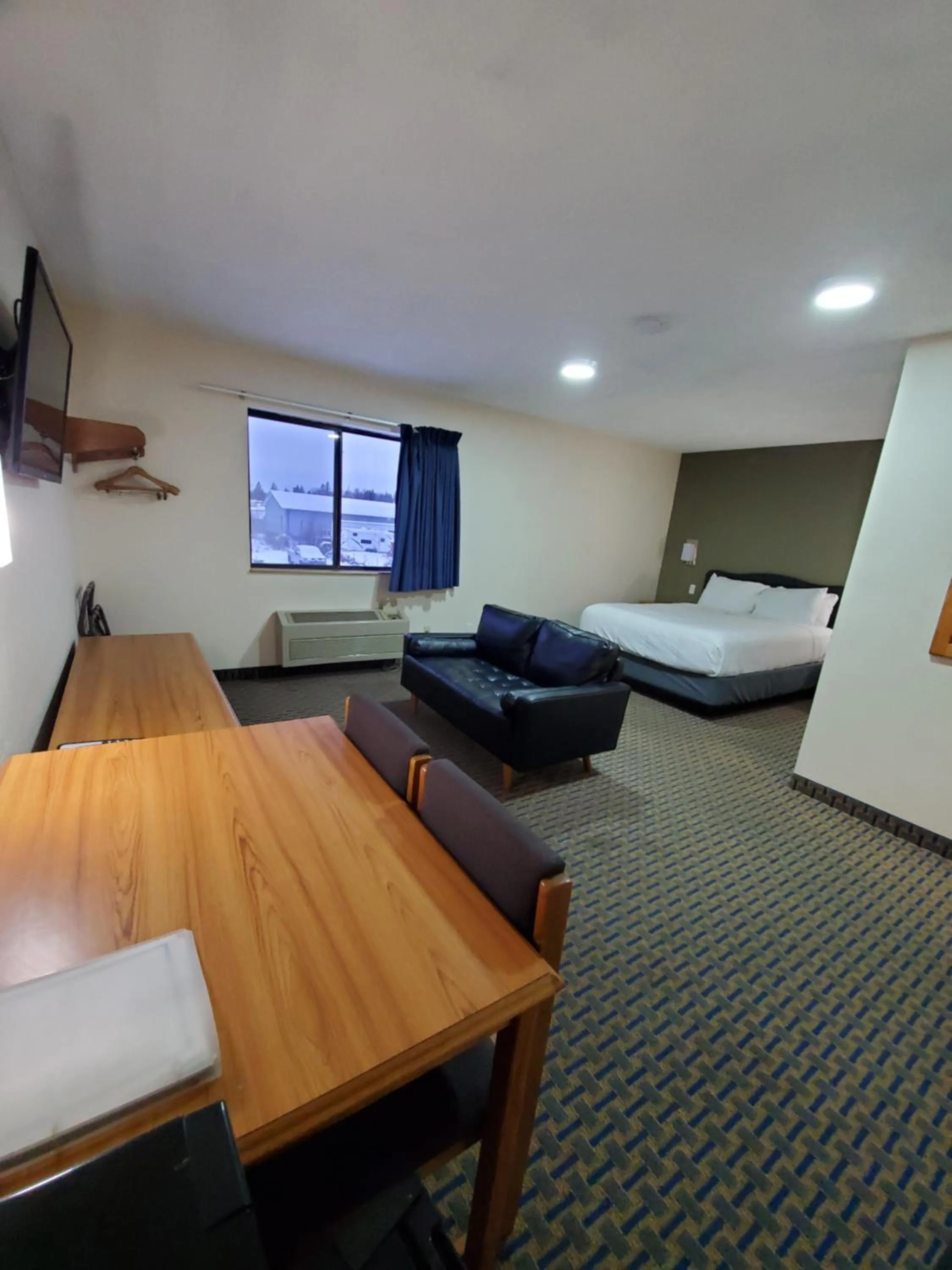 Bed in Rodeway Inn Hibbing