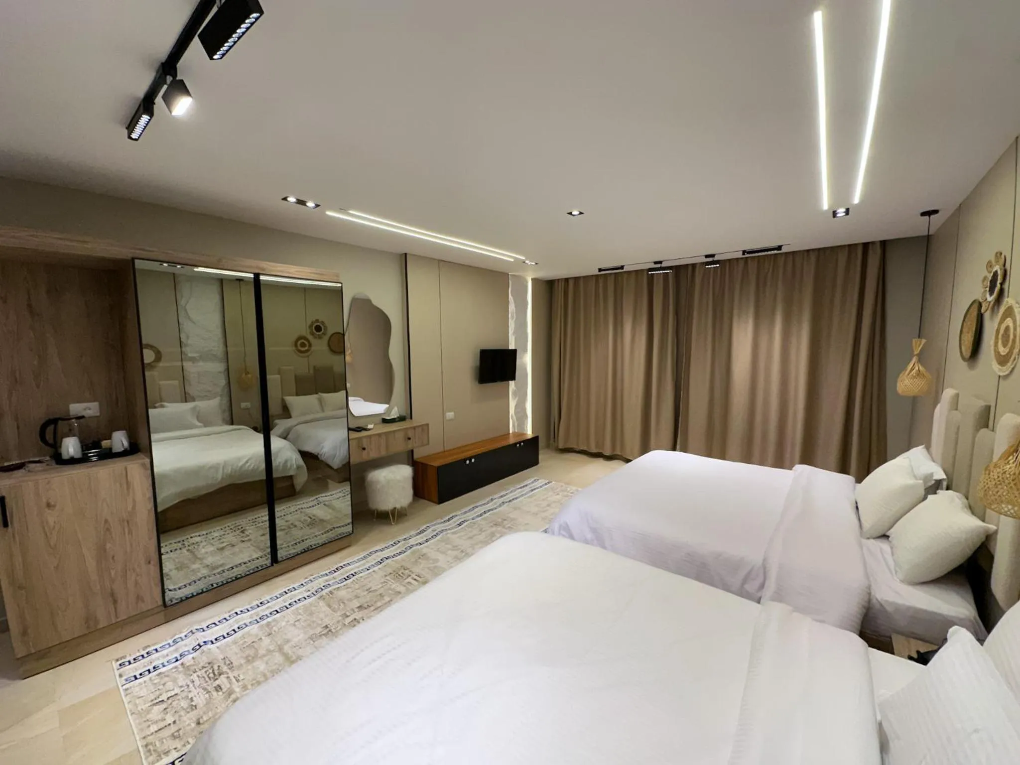 Bed in Pyramids Height Hotel & Pyramids Master Scene Rooftop