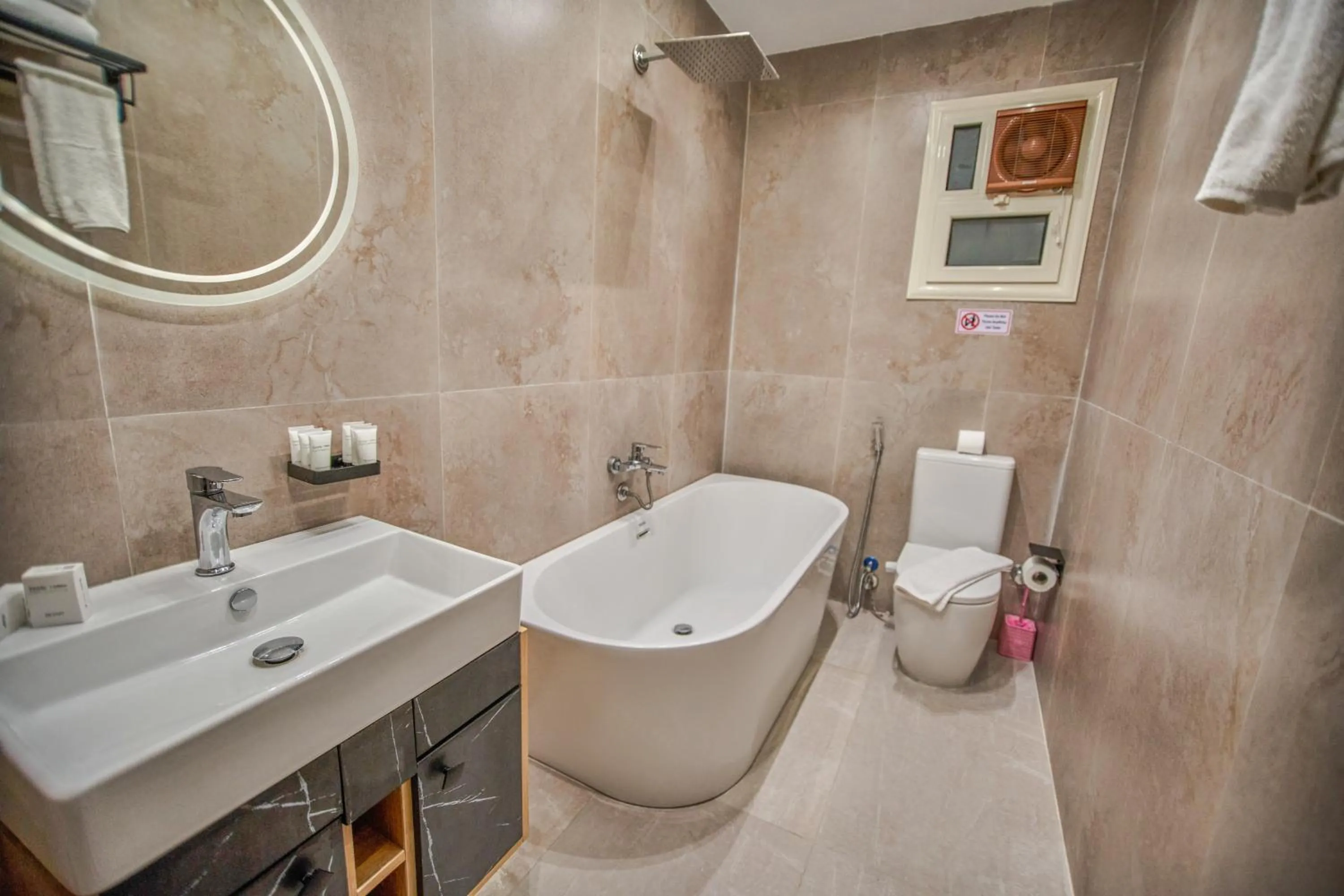 Bathroom in Pyramids Height Hotel & Pyramids Master Scene Rooftop