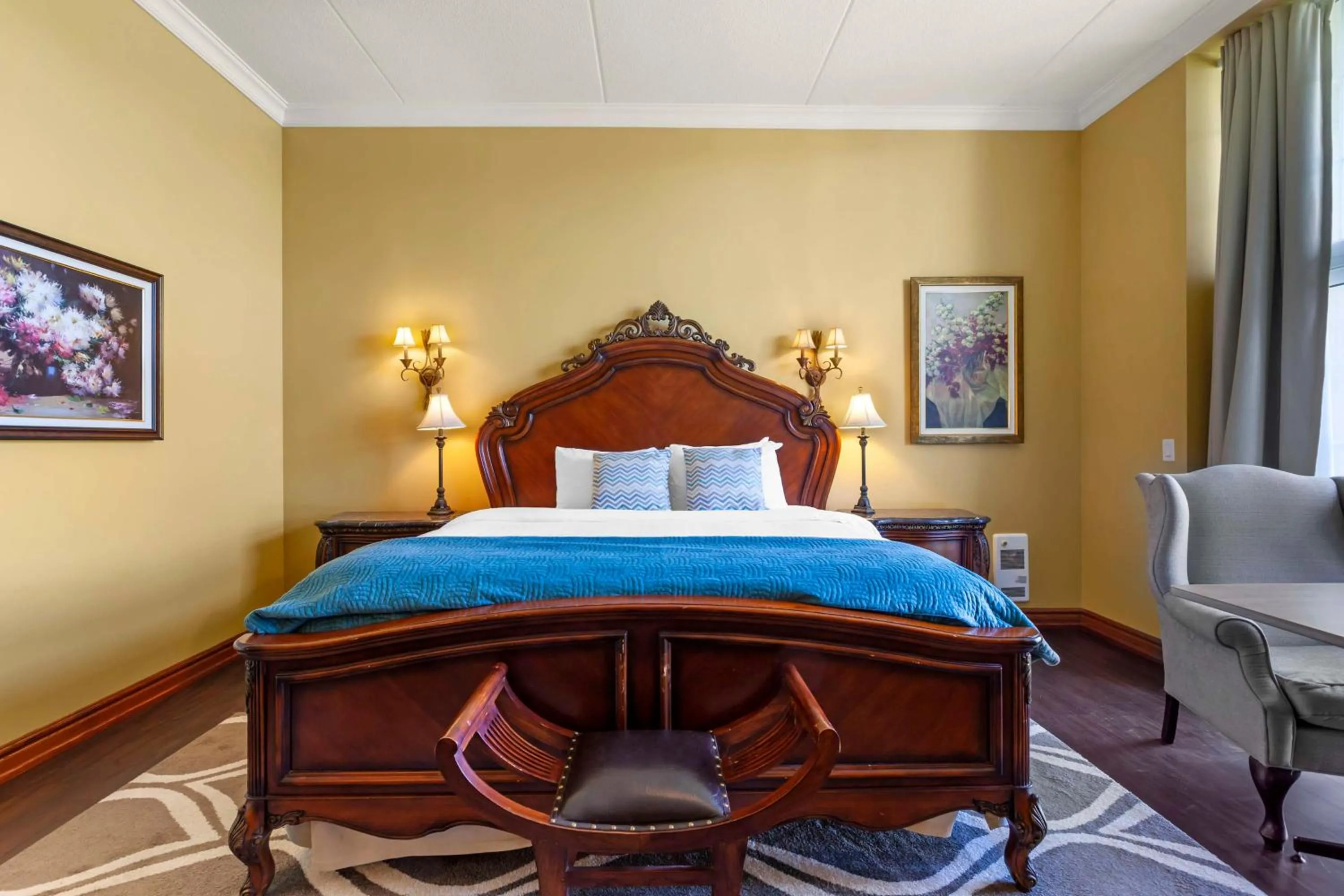 Bedroom in Christie's Mill Inn & Spa - BW Premier Collection