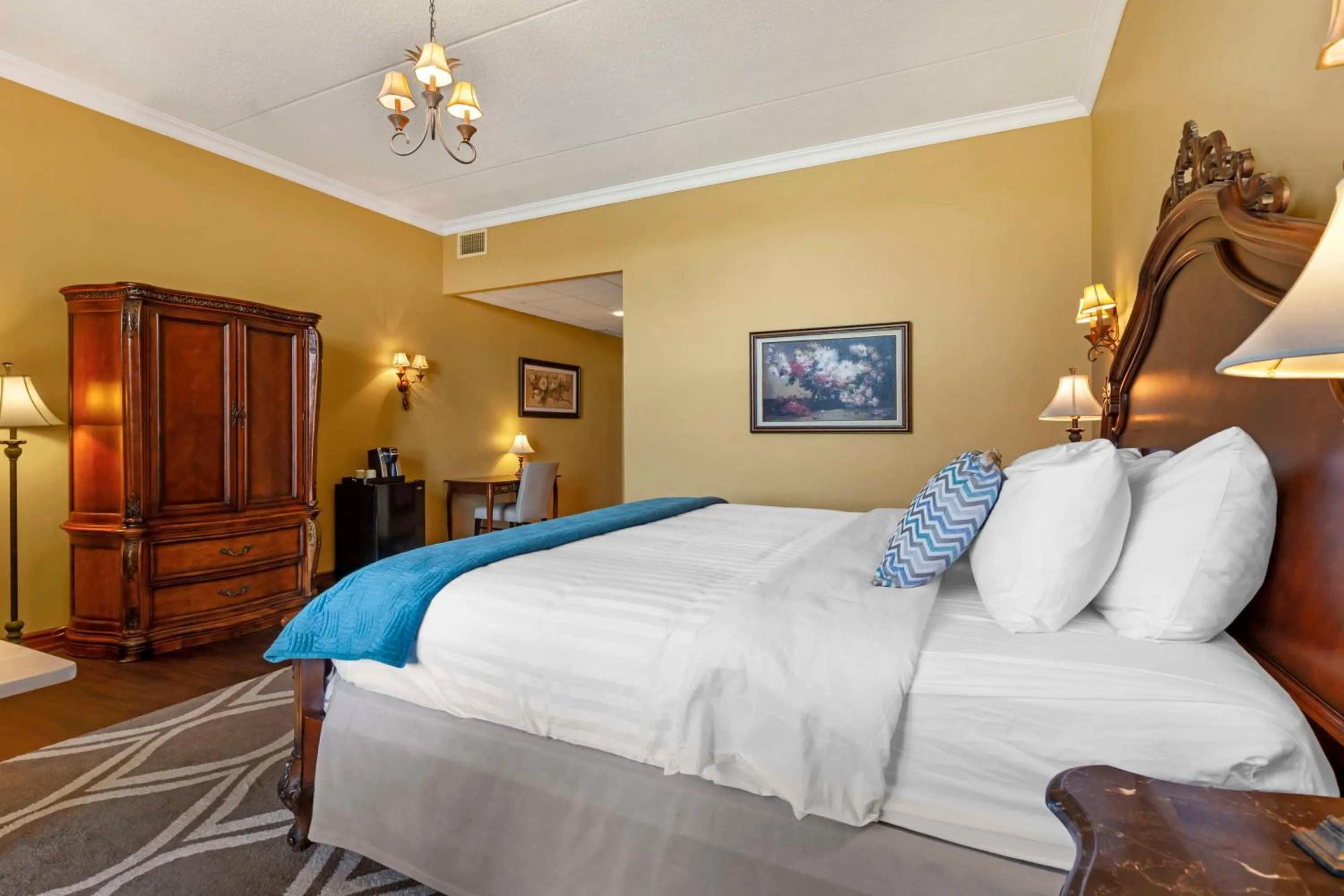 Bedroom in Christie's Mill Inn & Spa - BW Premier Collection