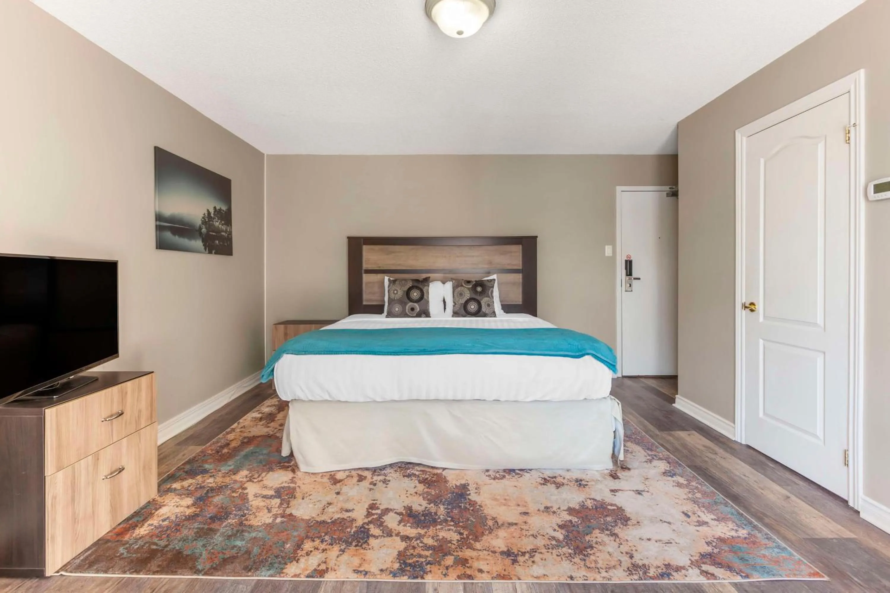 Bedroom in Christie's Mill Inn & Spa - BW Premier Collection