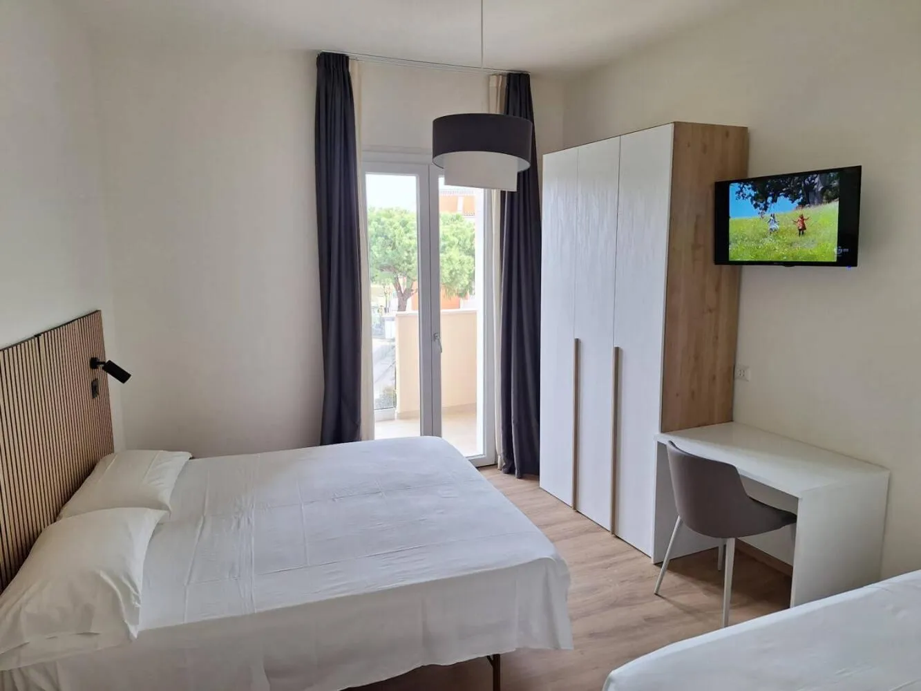 Bedroom, Bed in Hotel Schiller